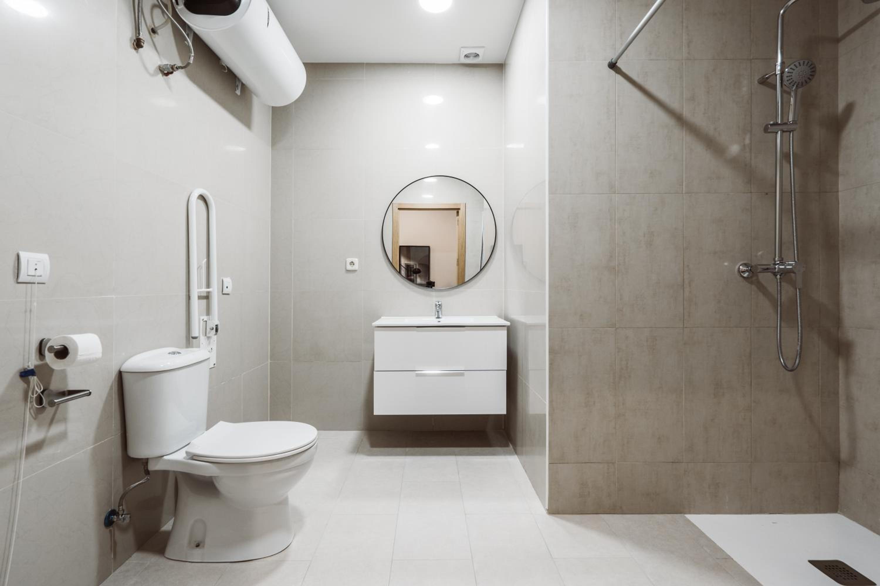 Suite with Shower photo 3