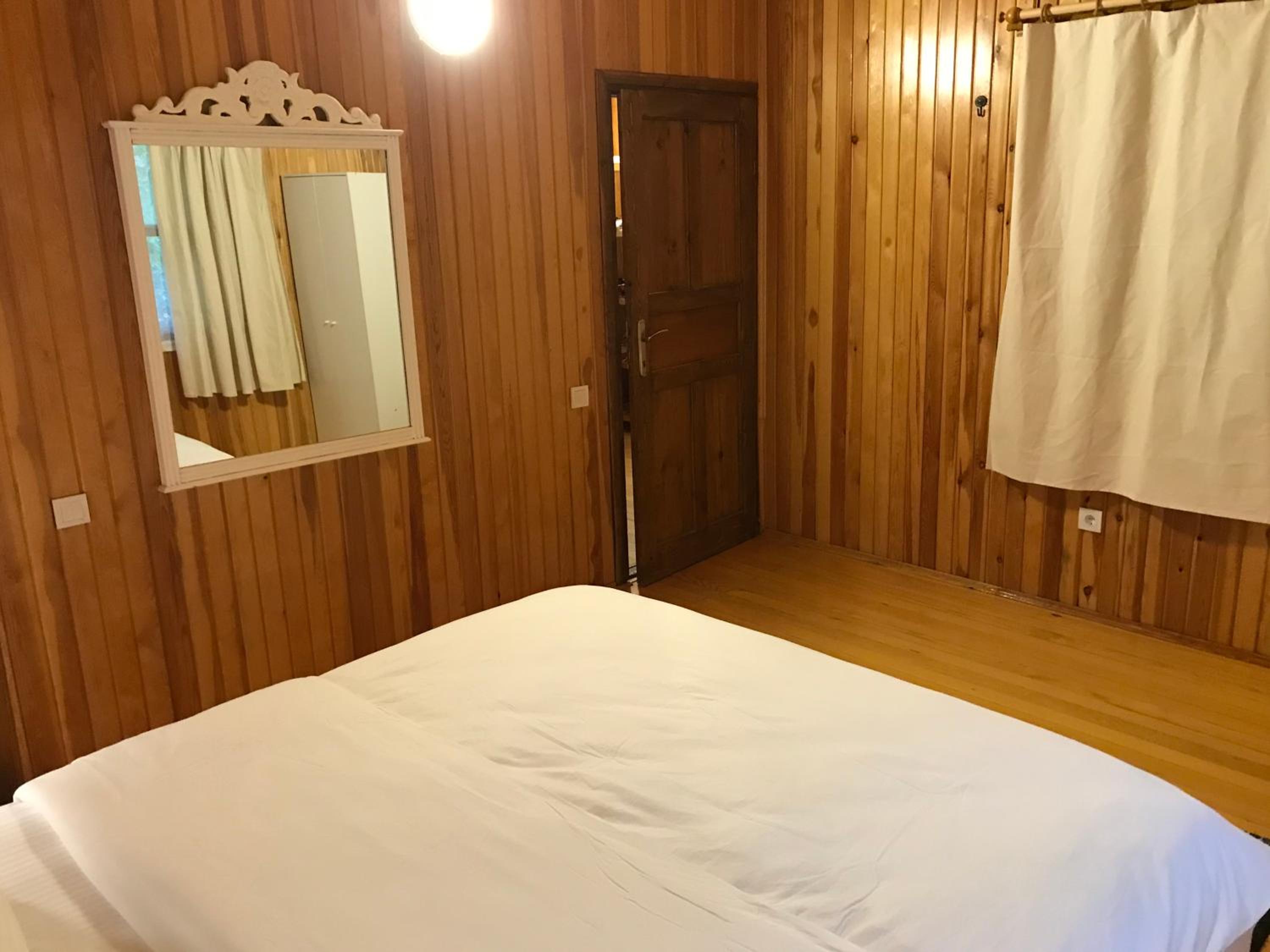 Standard Quadruple Room - Photo 22
