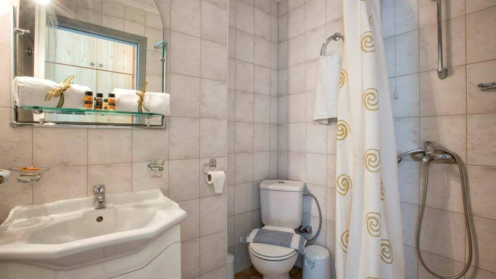Double Room with Sea View - Photo 8