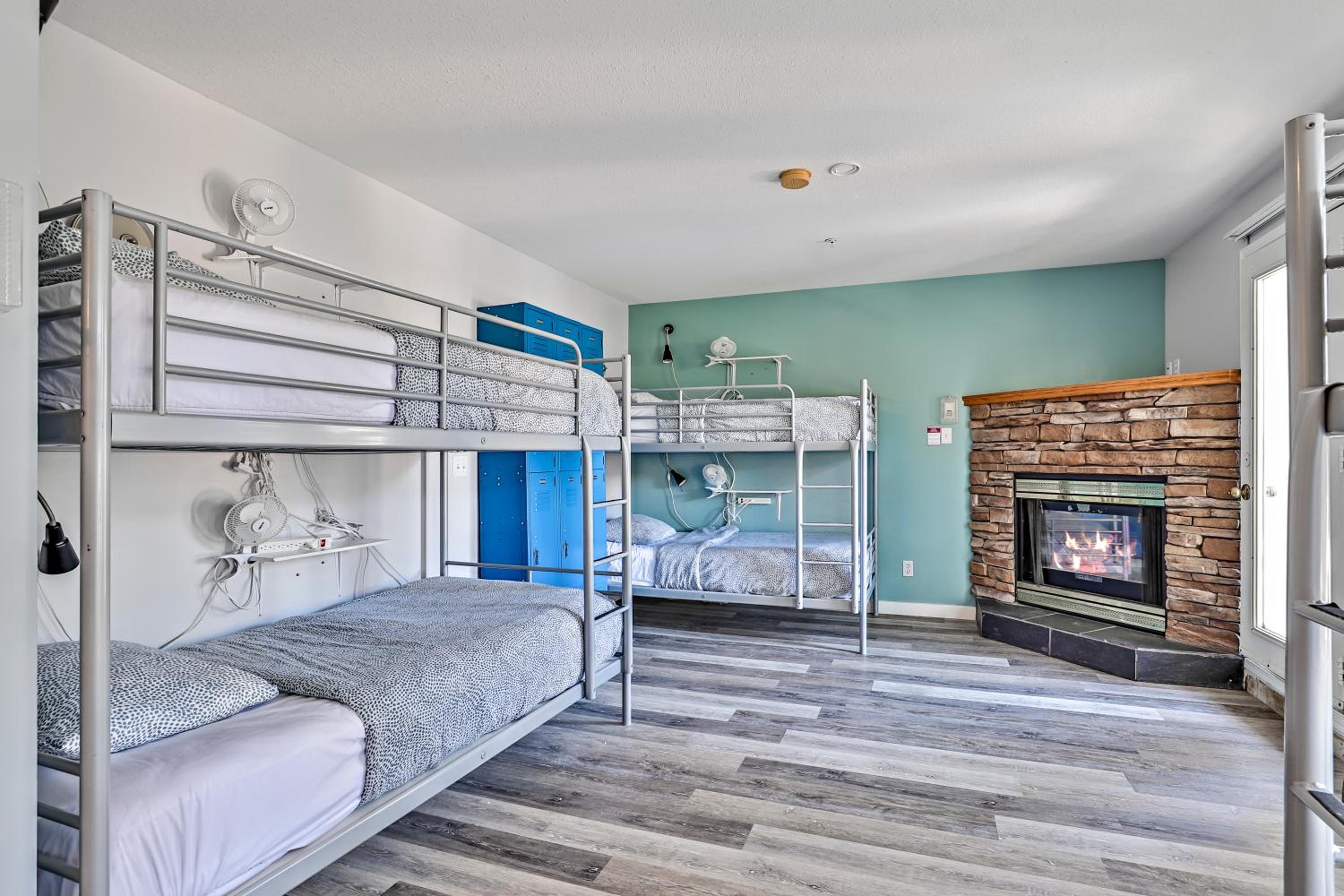 Bed in 6-Bed Mixed Dormitory Room