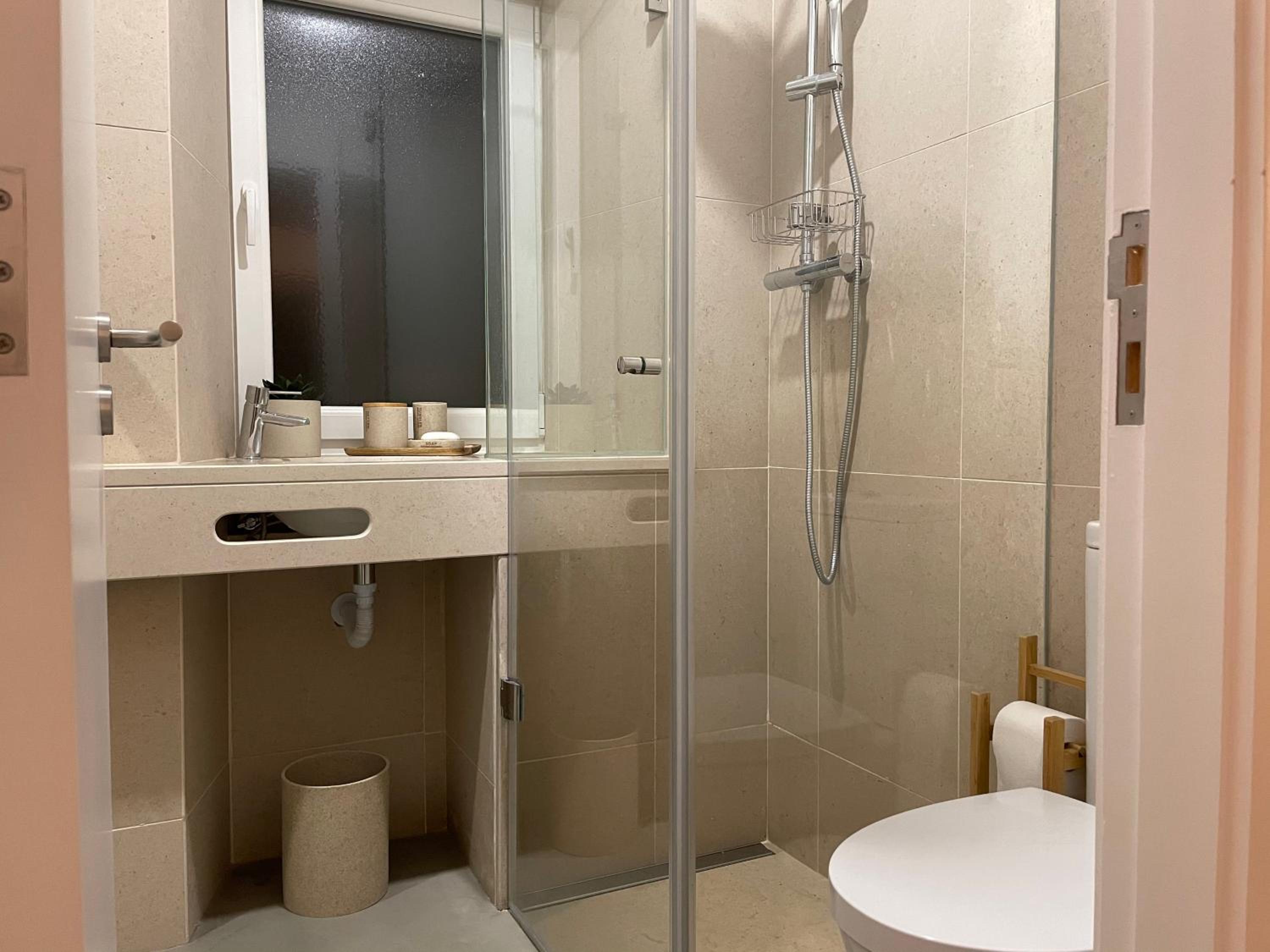 Two-Bedroom House - Photo 12