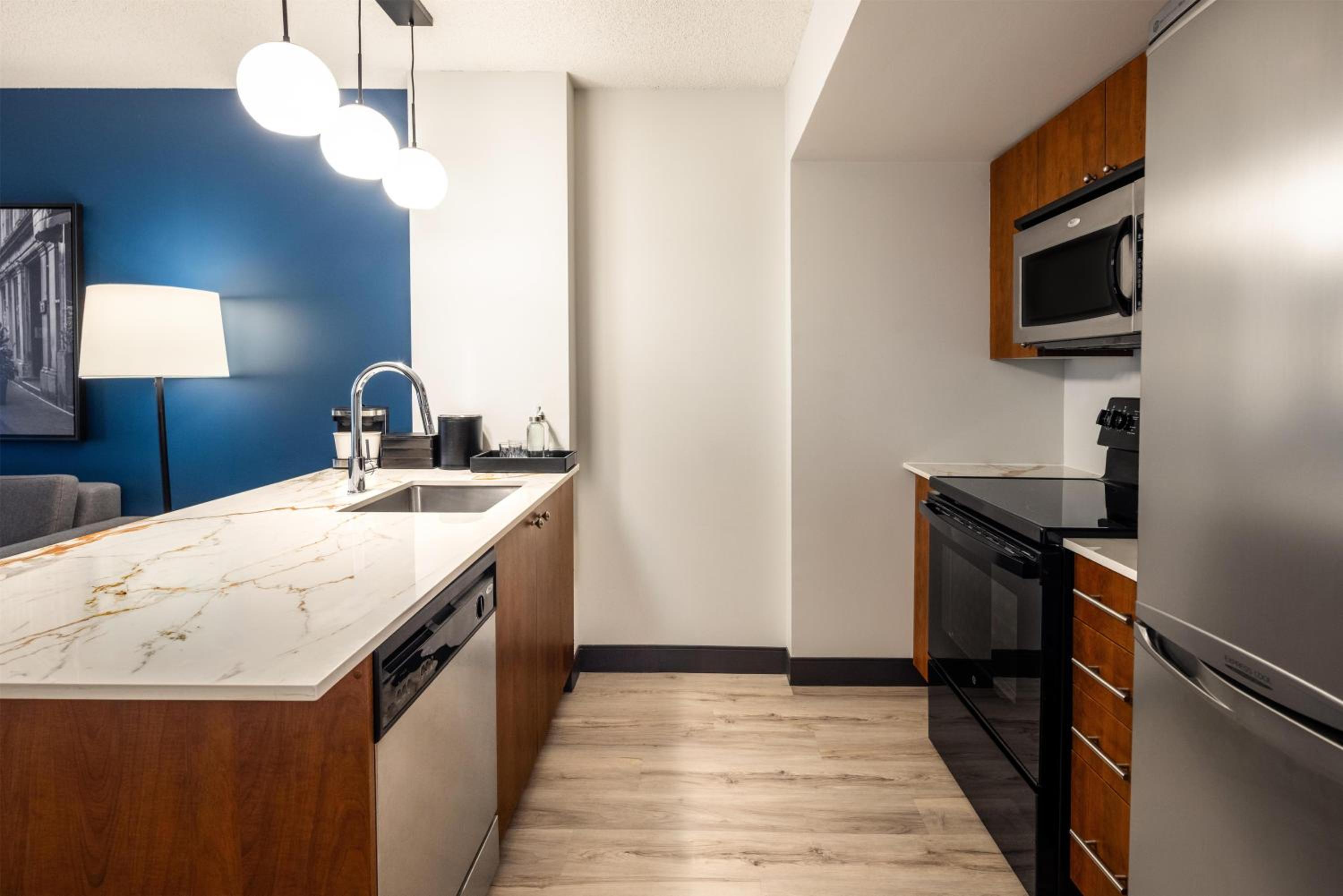 Two-Room Compact King Suite thumbnail 6