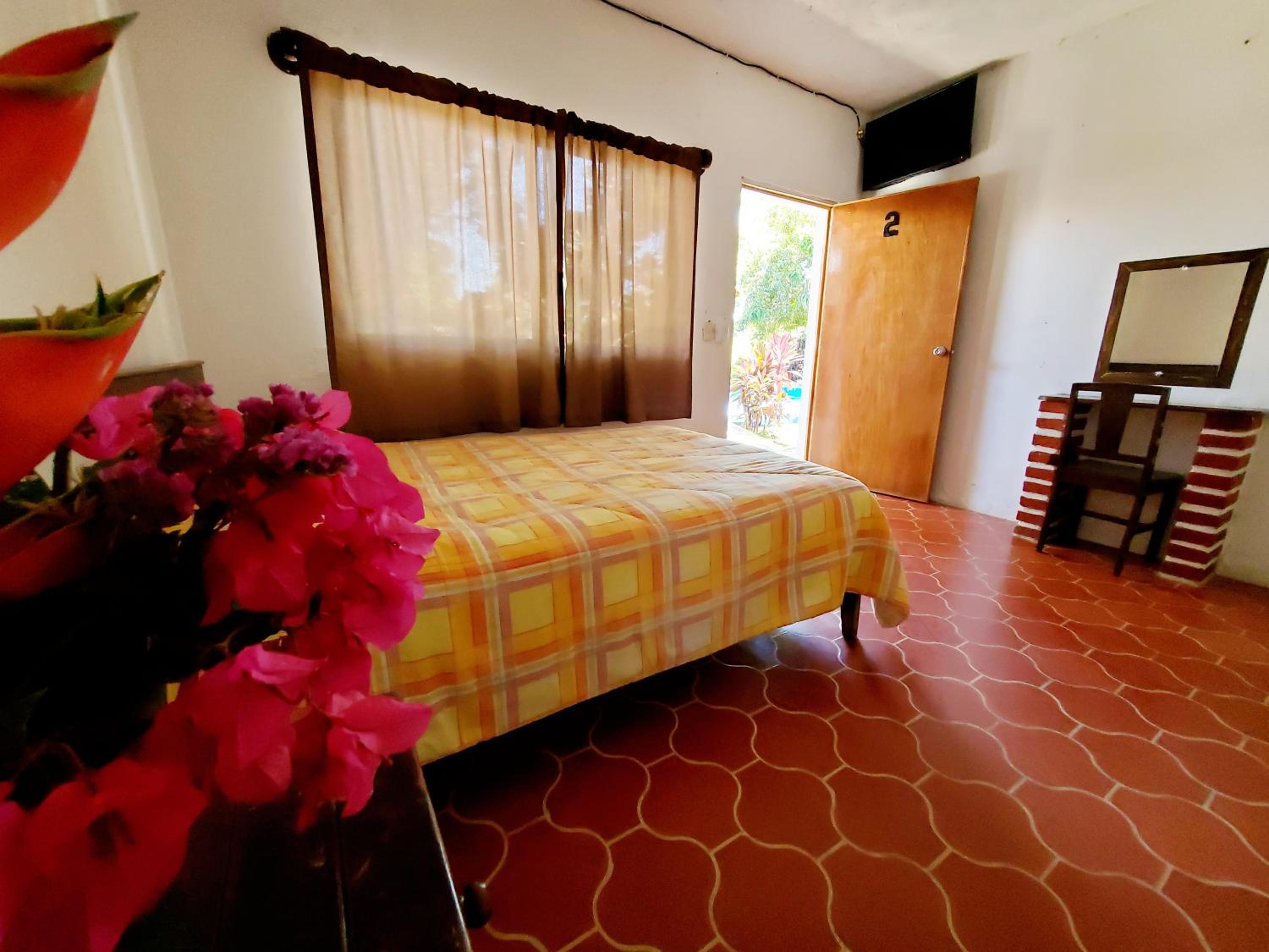 Standard Double Room with Two Double Beds - Photo 5