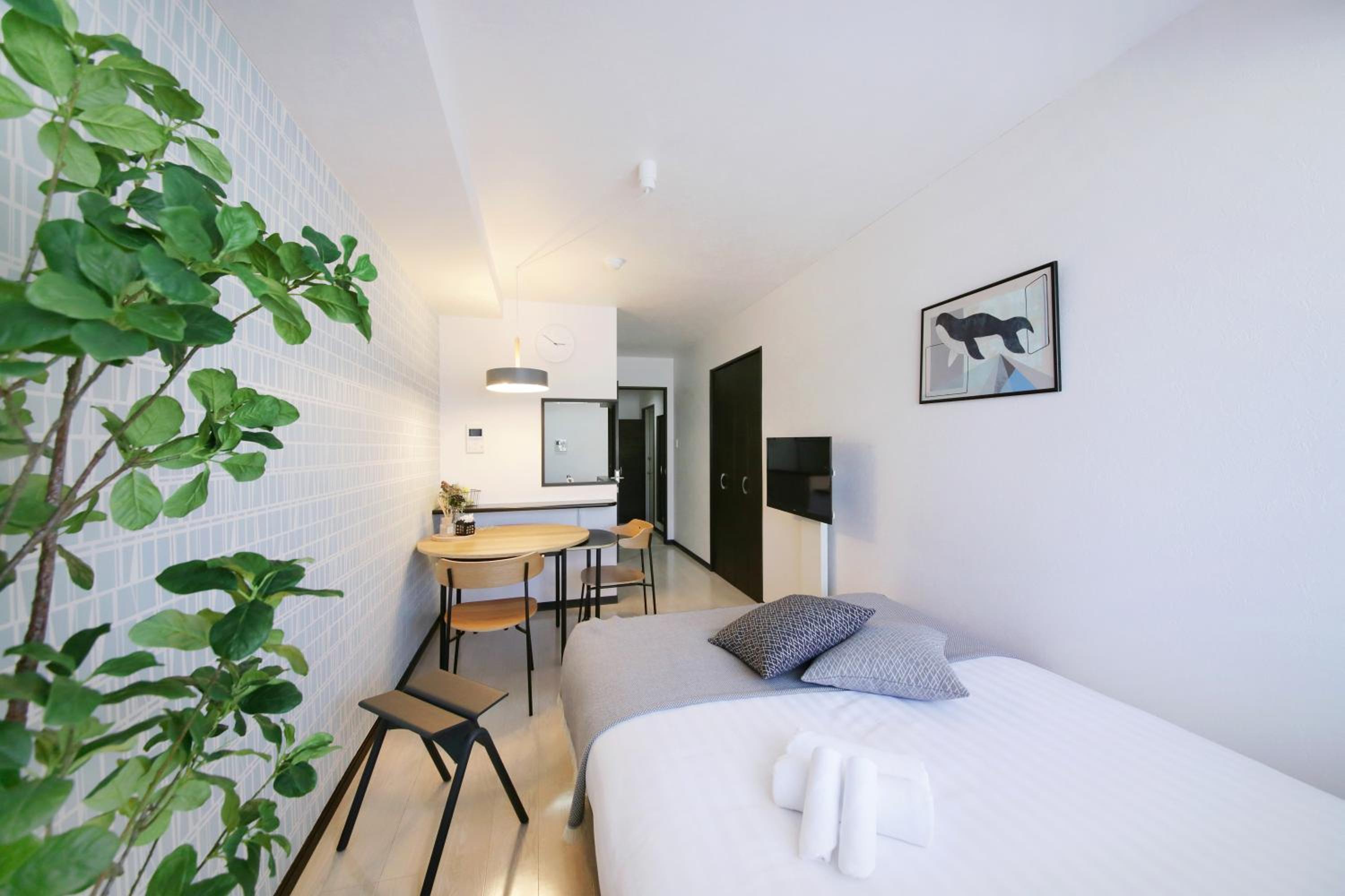 One-Bedroom Apartment photo 2