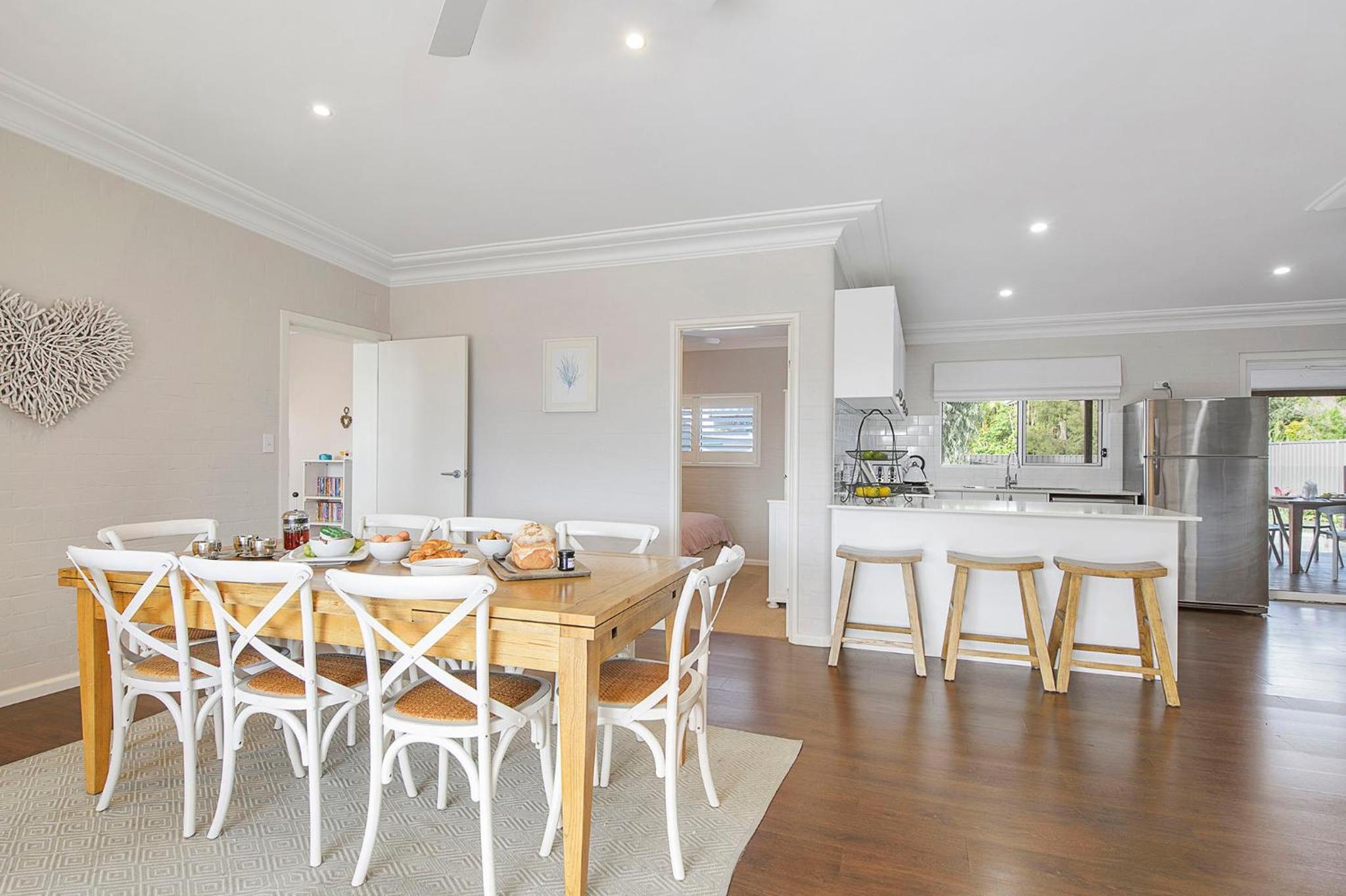 Three-Bedroom House photo 2