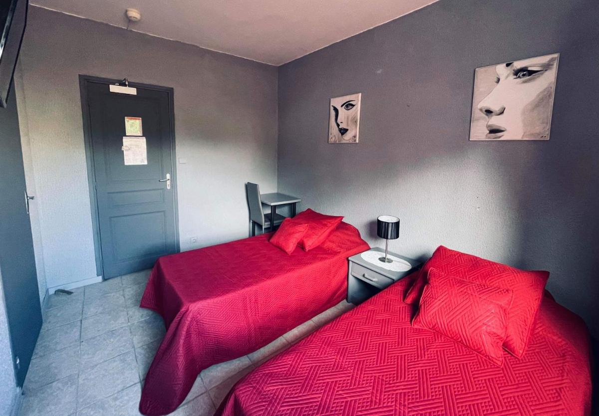 Standard Twin Room photo 3