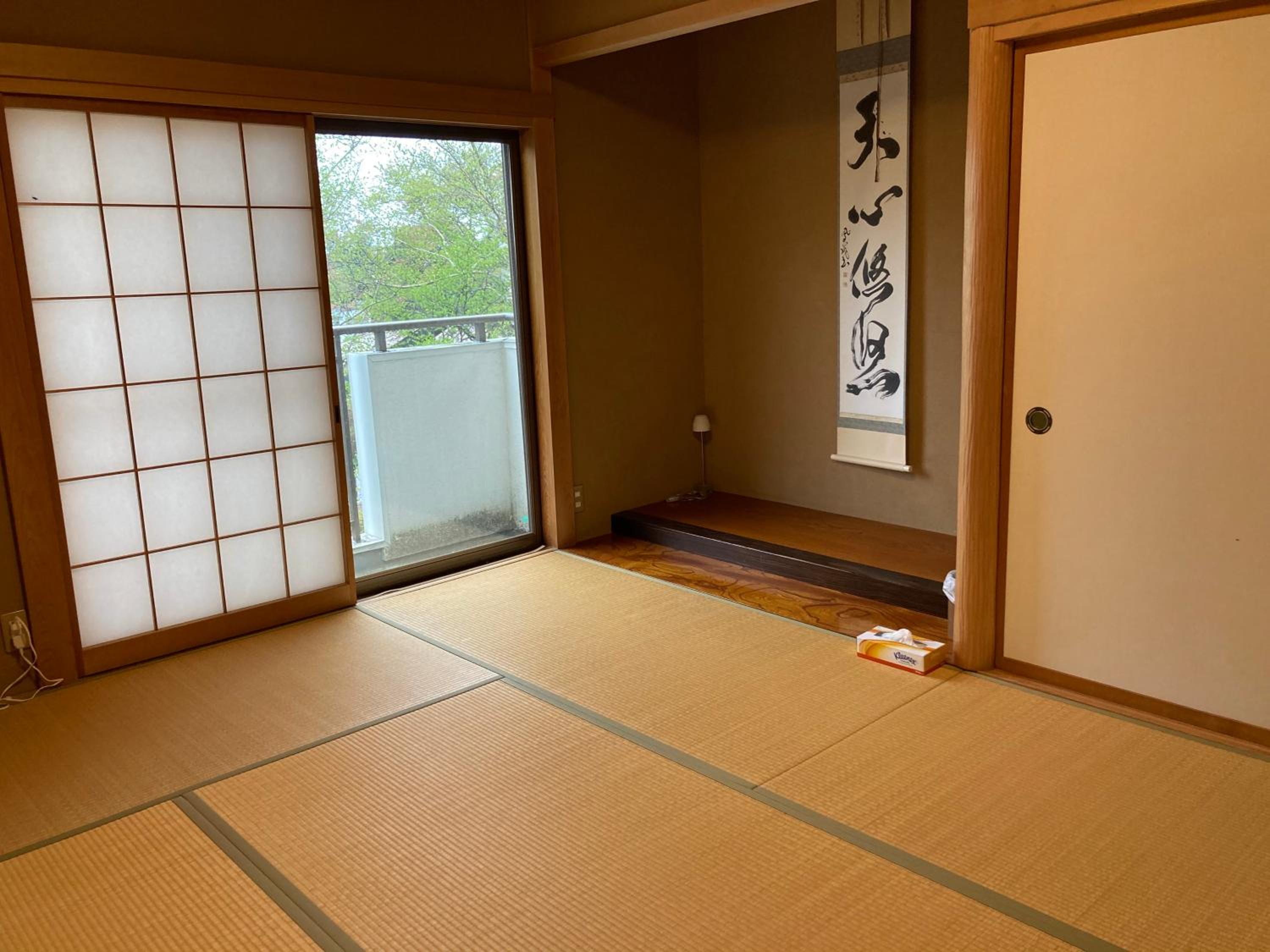 Six-Bedroom House photo 1