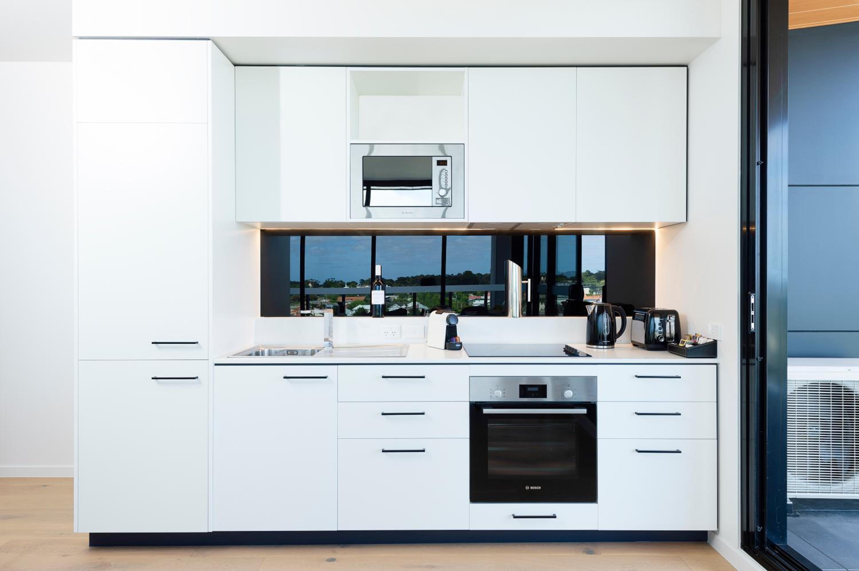 One-Bedroom Apartment with Park View - Photo 16