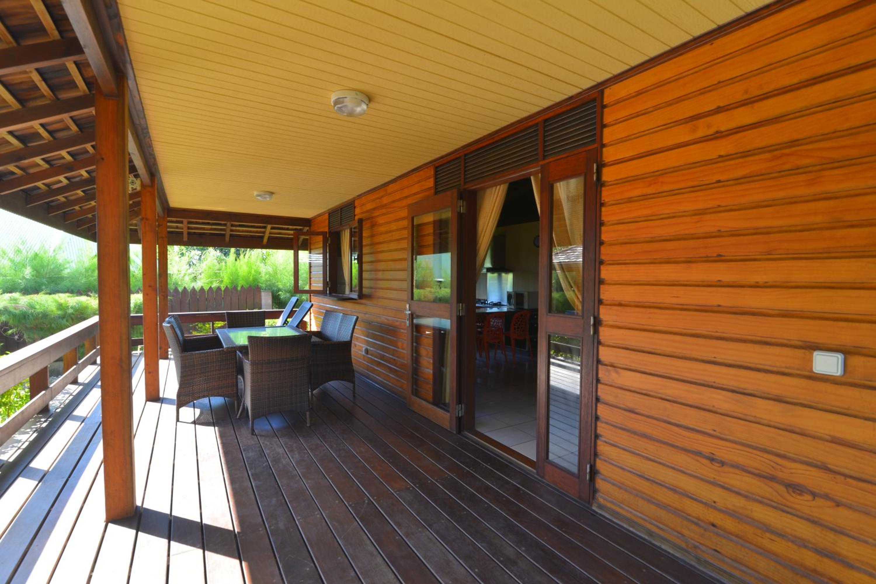 Nuku Hiva Bungalow with Garden View photo 3