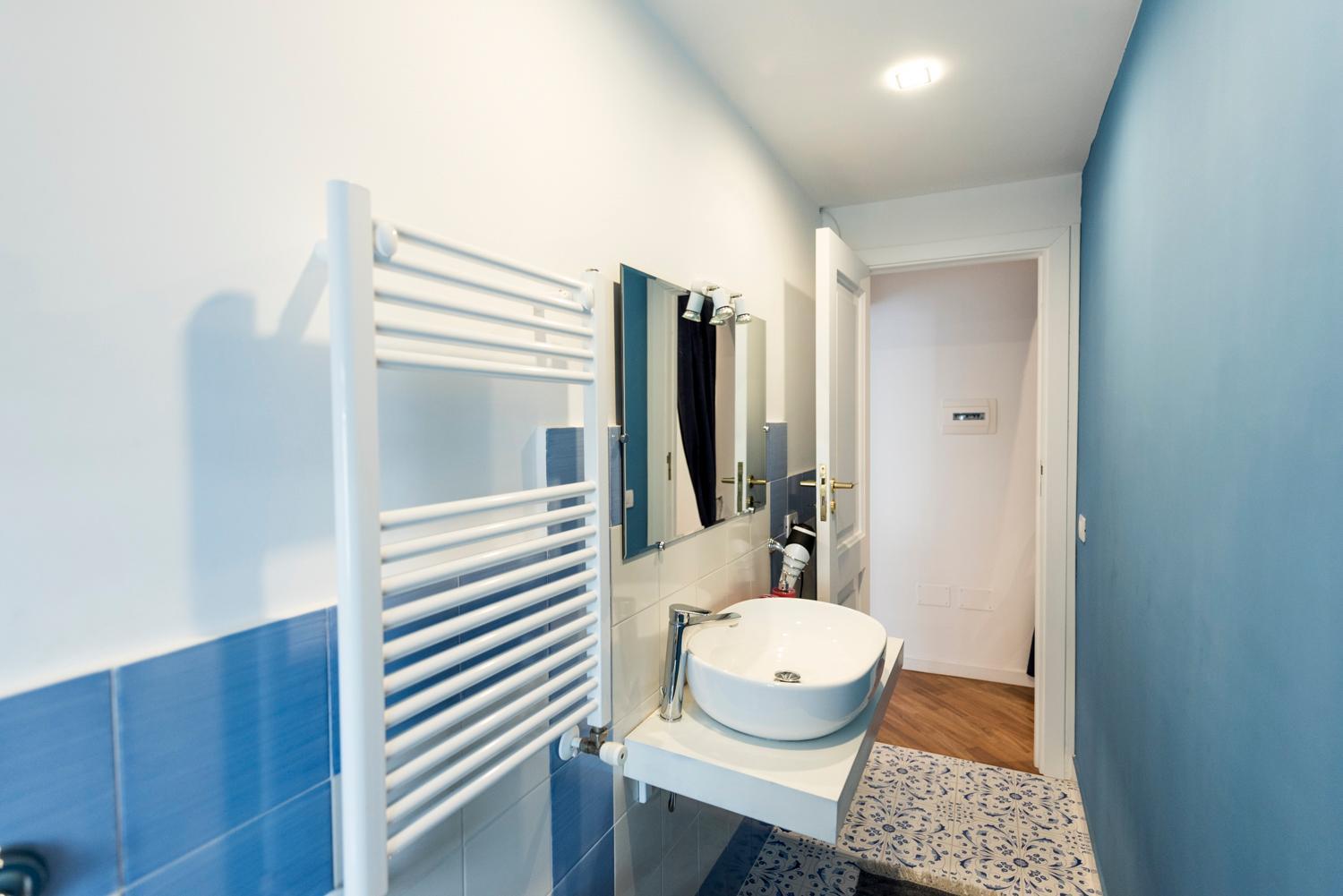Large Double or Twin Room - Photo 13