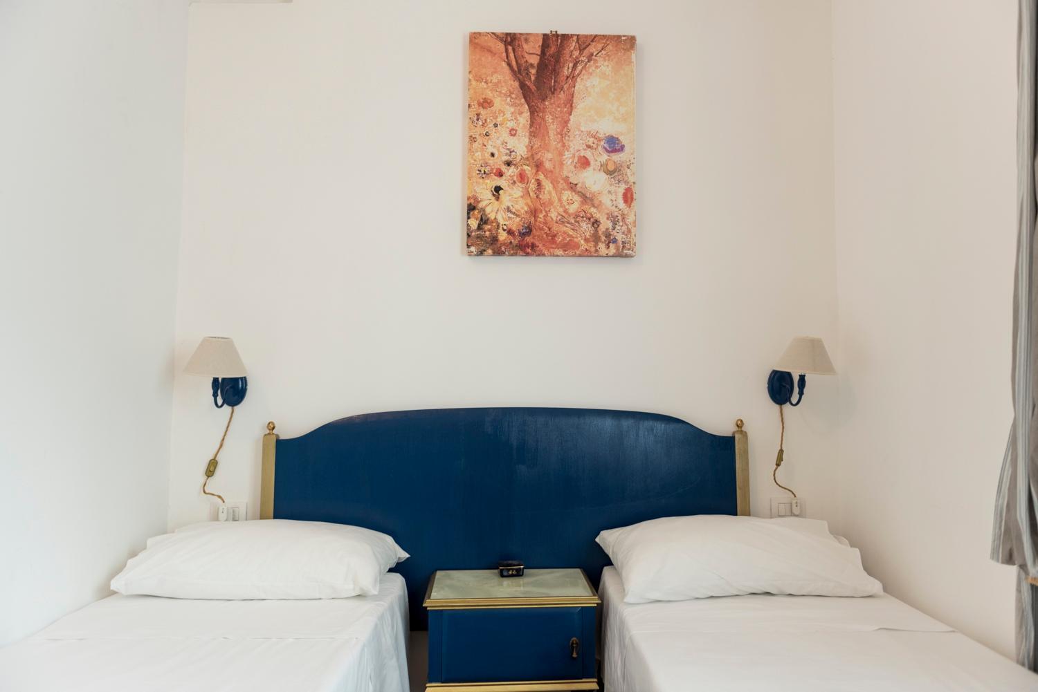 Large Double or Twin Room - Photo 10