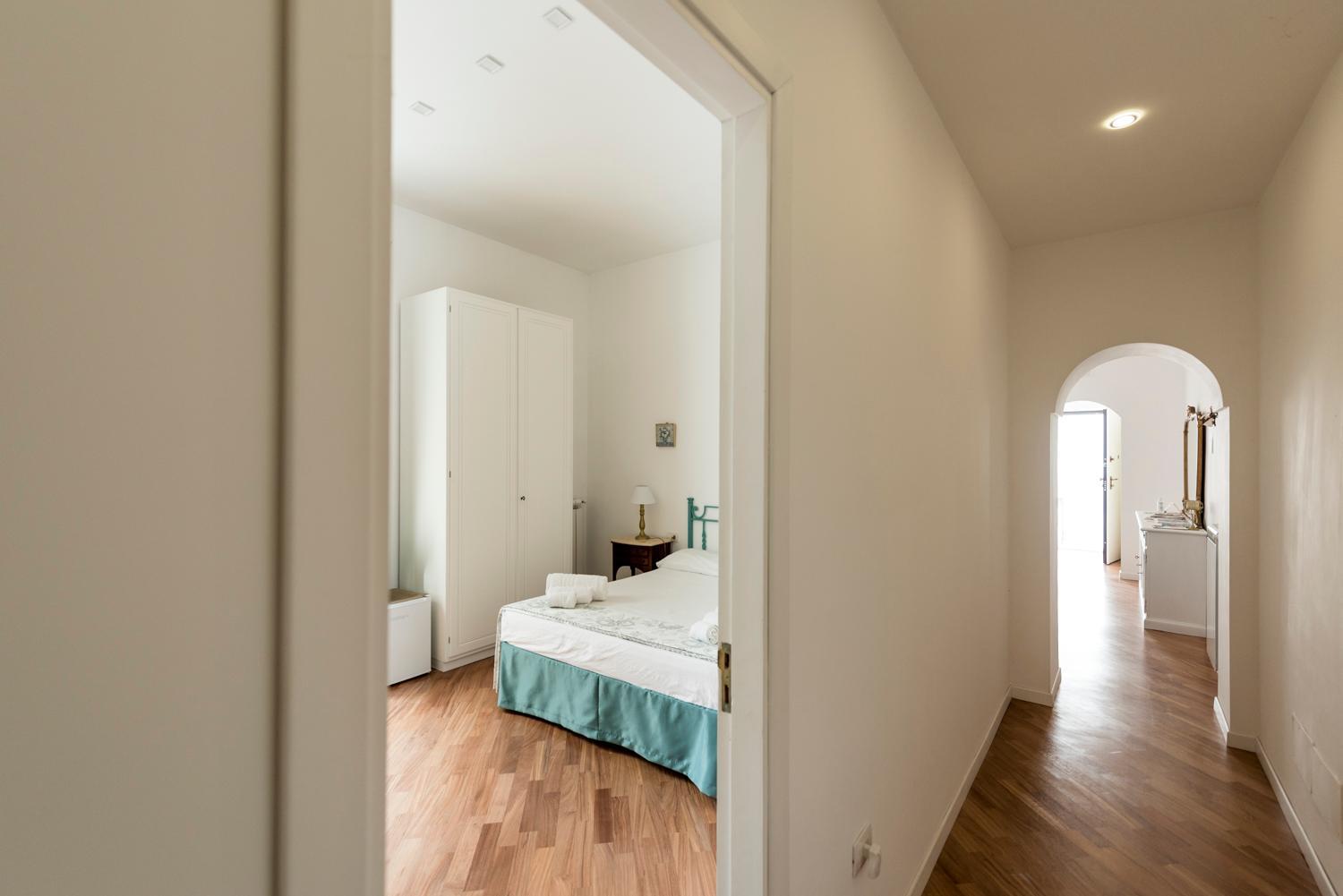 Double Room with Balcony - Photo 32