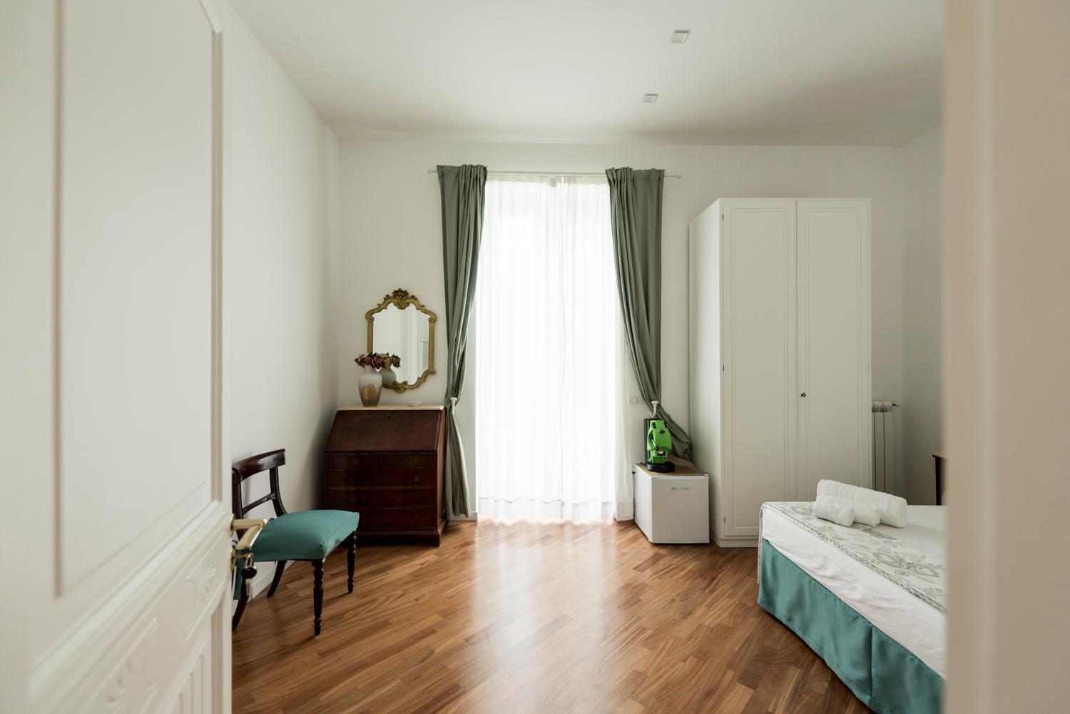 Double Room with Balcony - Photo 31