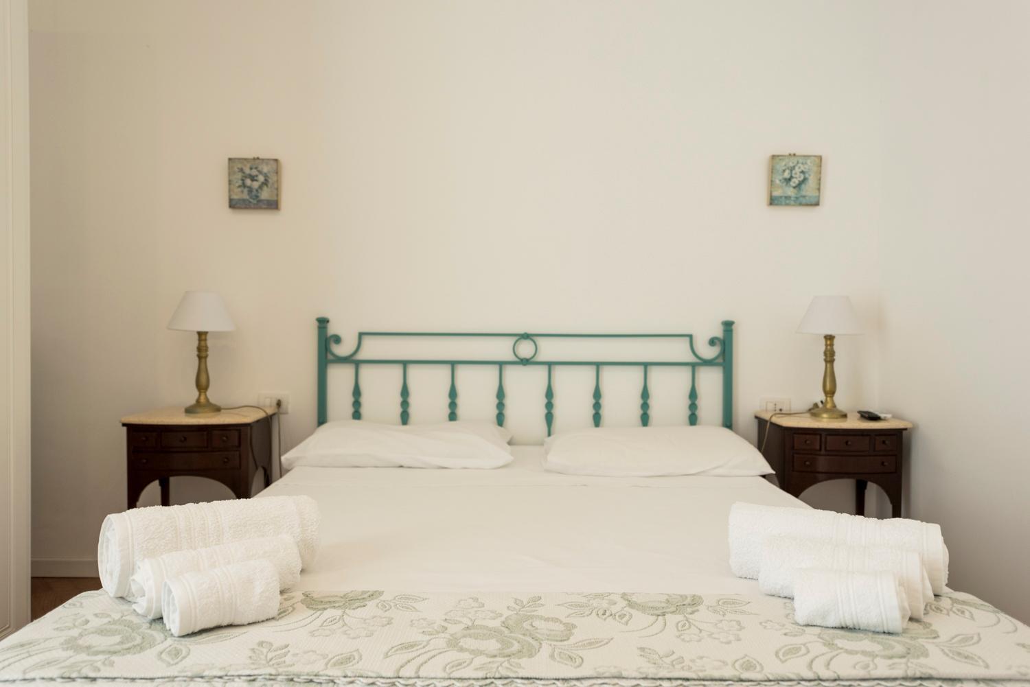 Double Room with Balcony - Photo 28