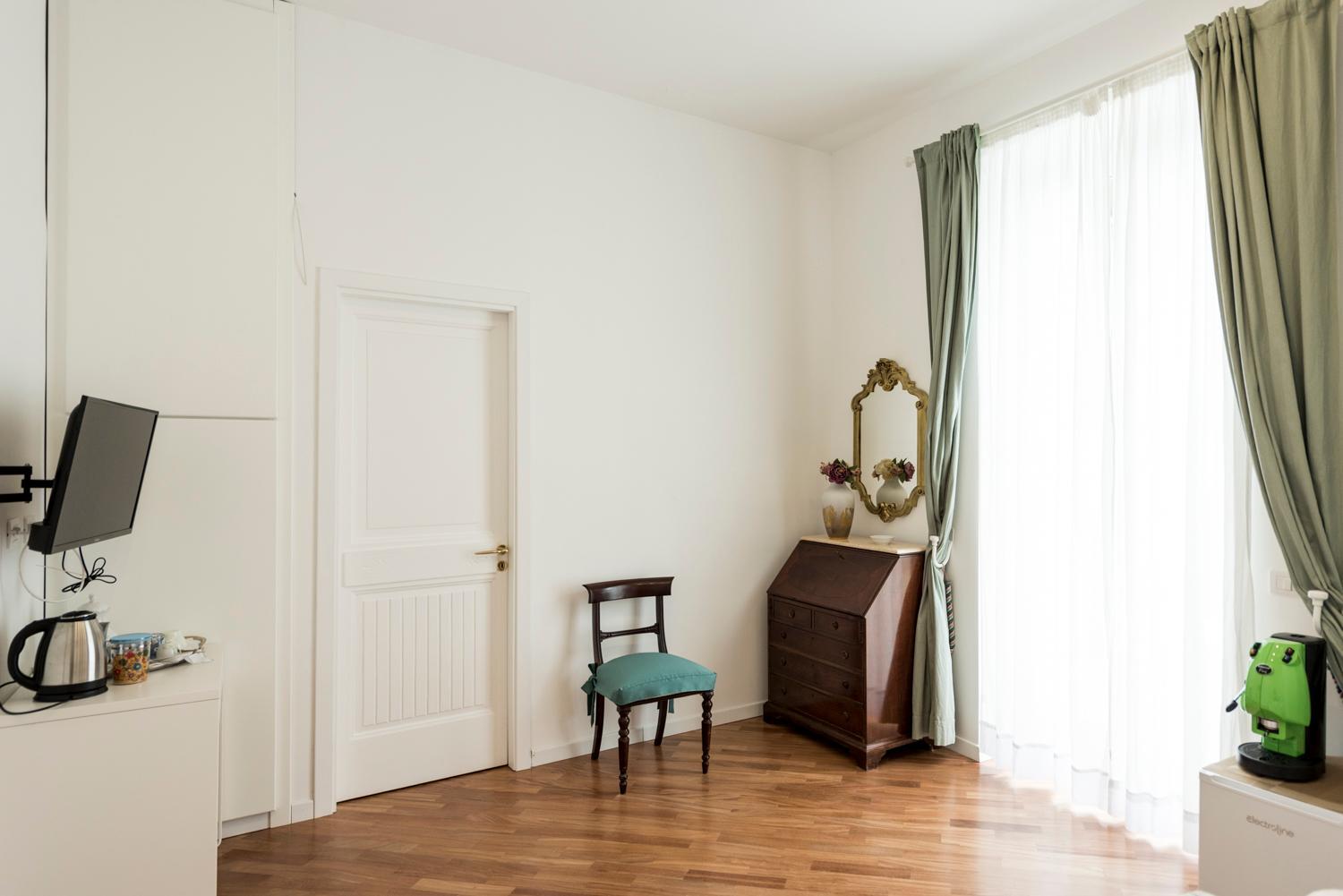 Double Room with Balcony - Photo 26