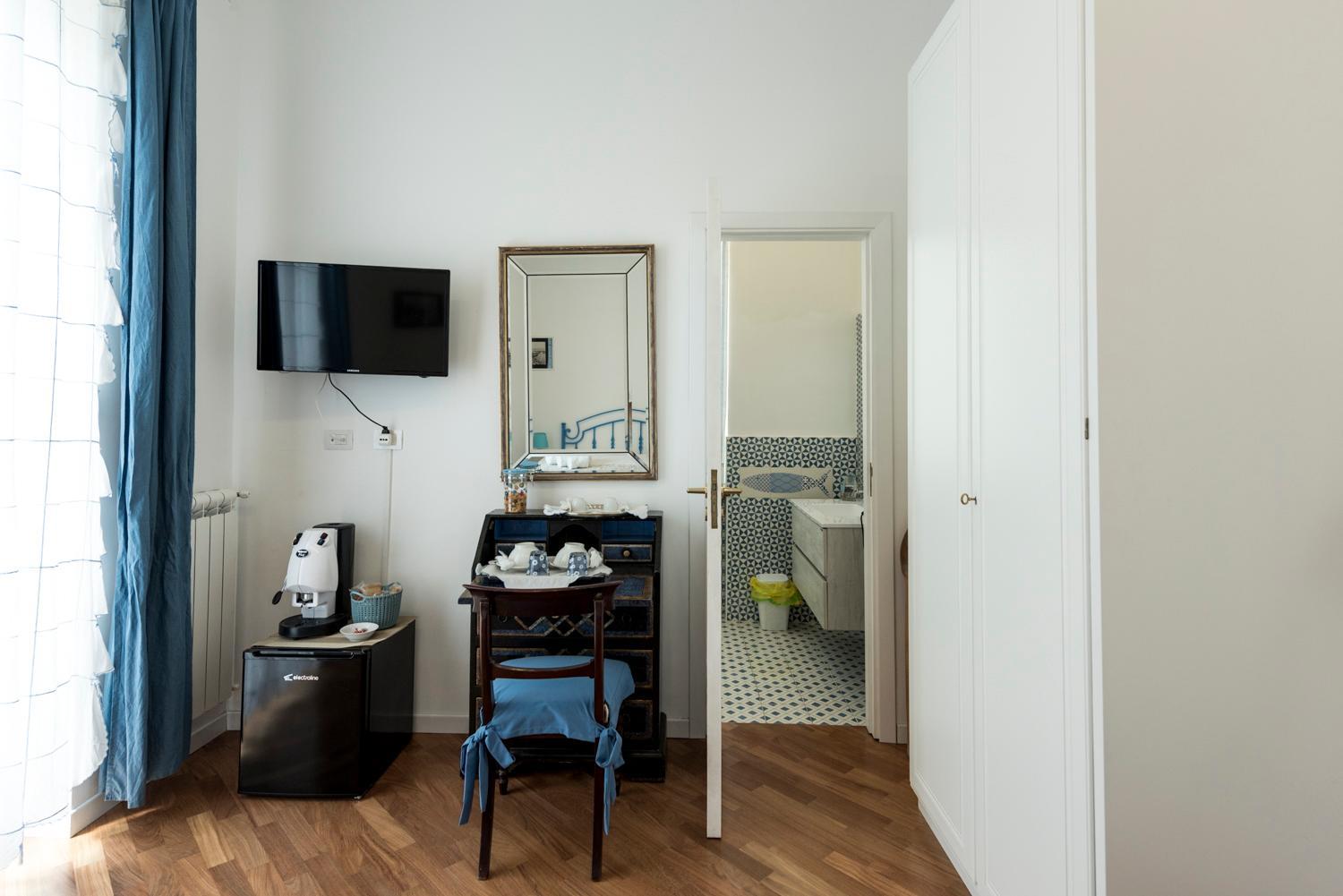 Double Room - Photo 25