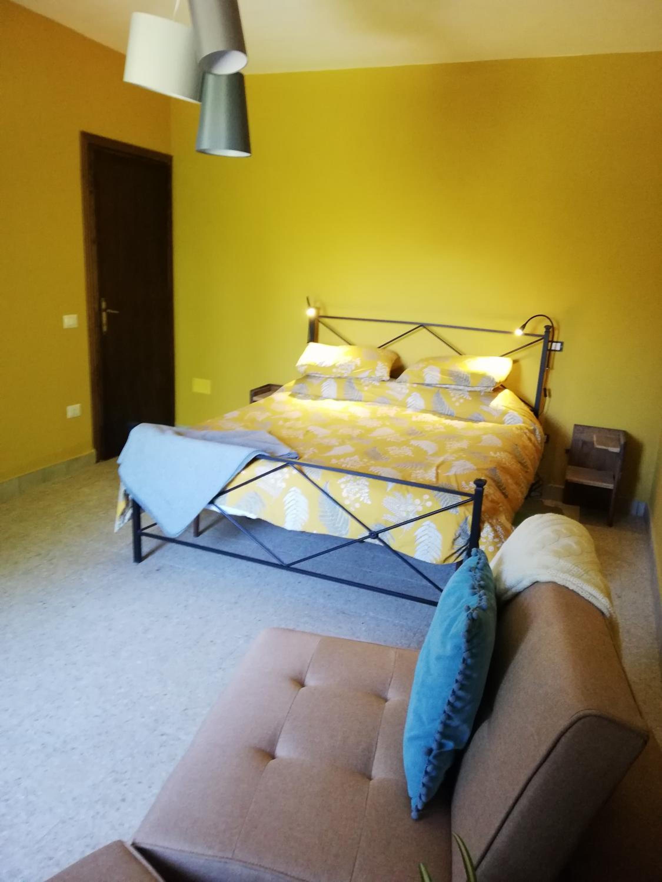 Double Room with Private Bathroom - Photo 2