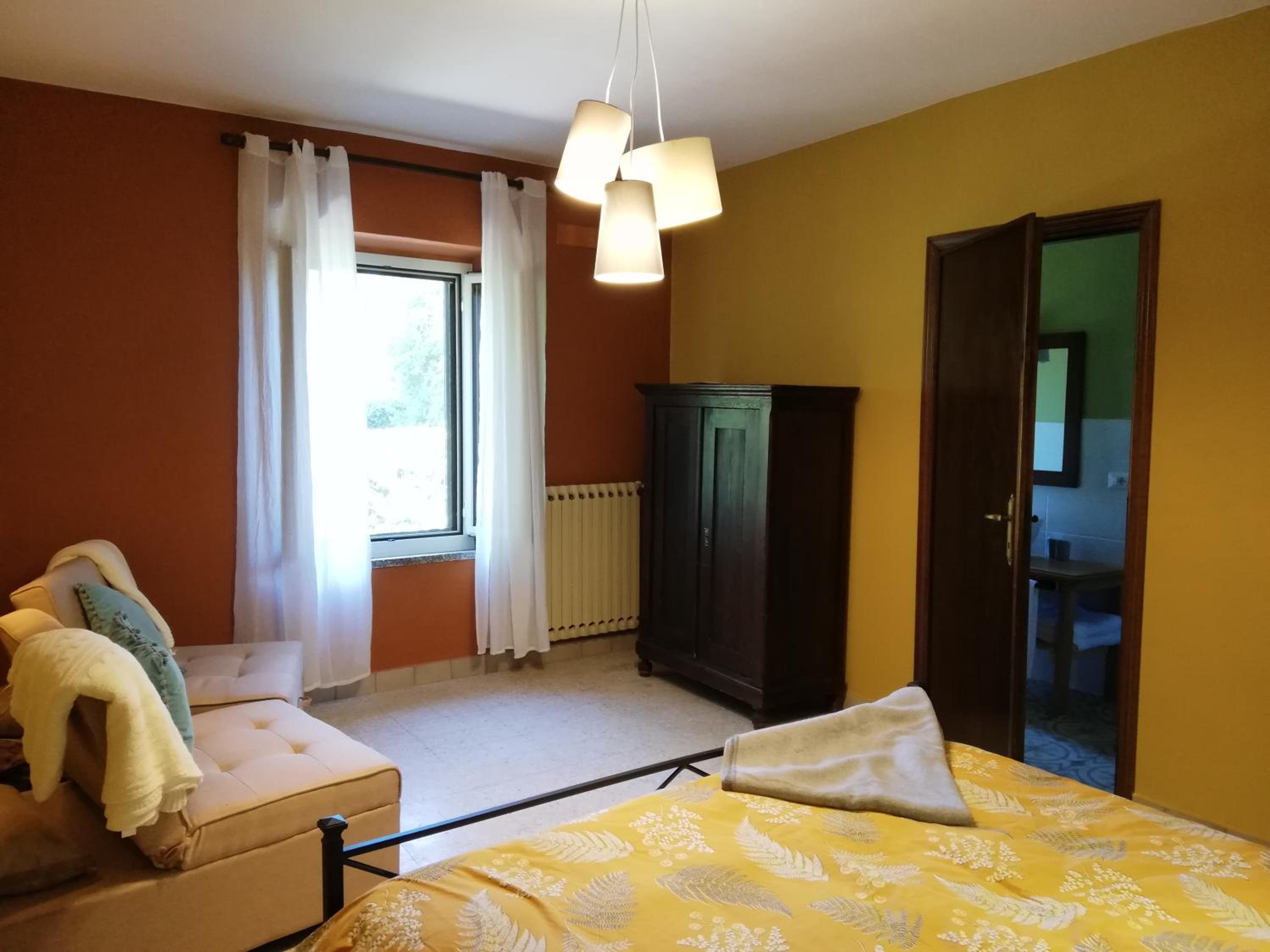 Double Room with Private Bathroom - Photo 3