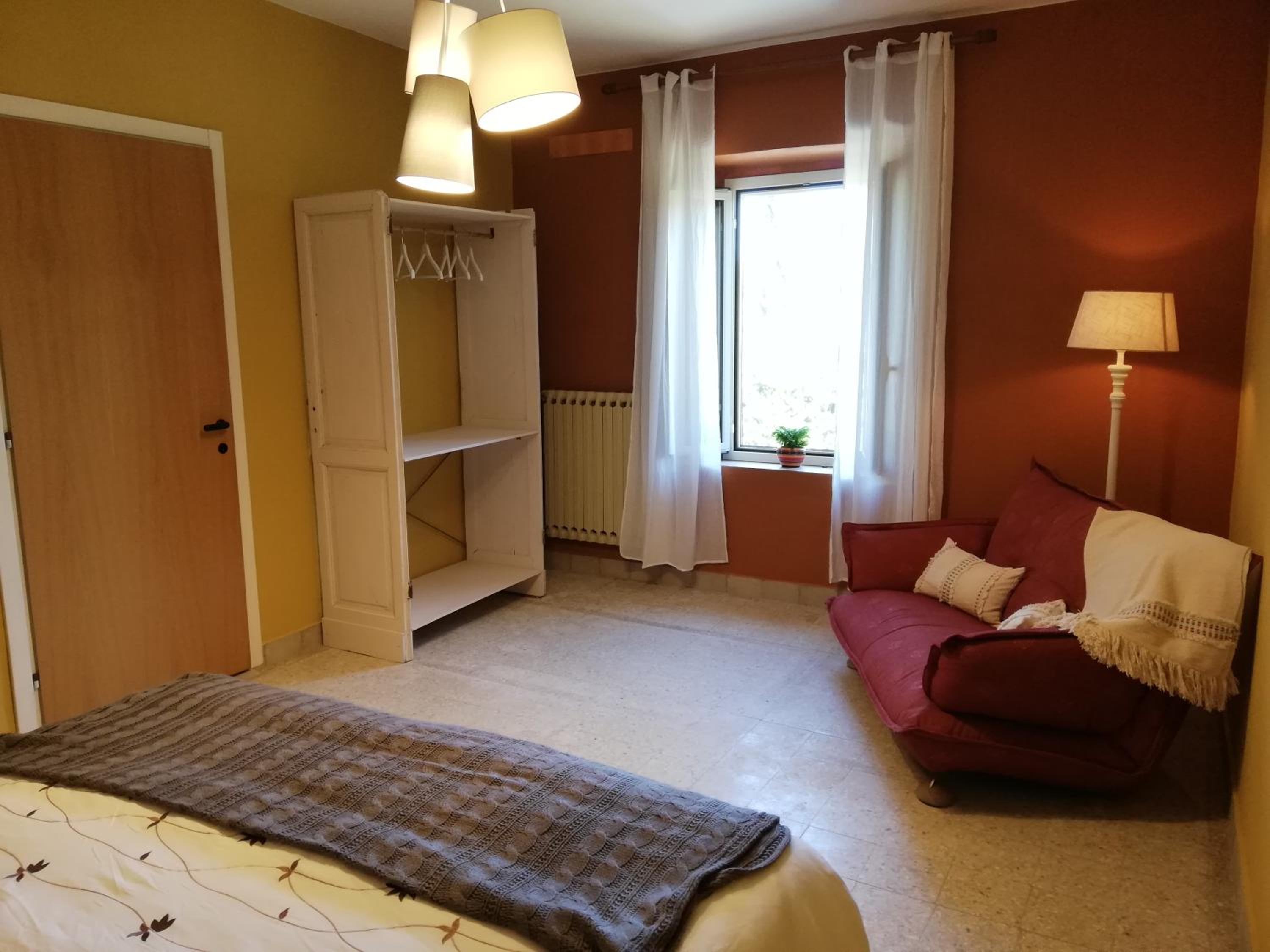 Double Room with Private Bathroom - Photo 5