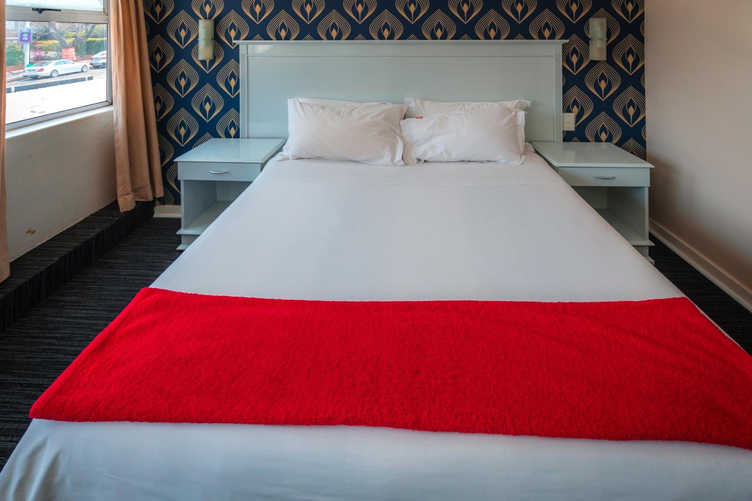 Double or Twin Room - Photo 10