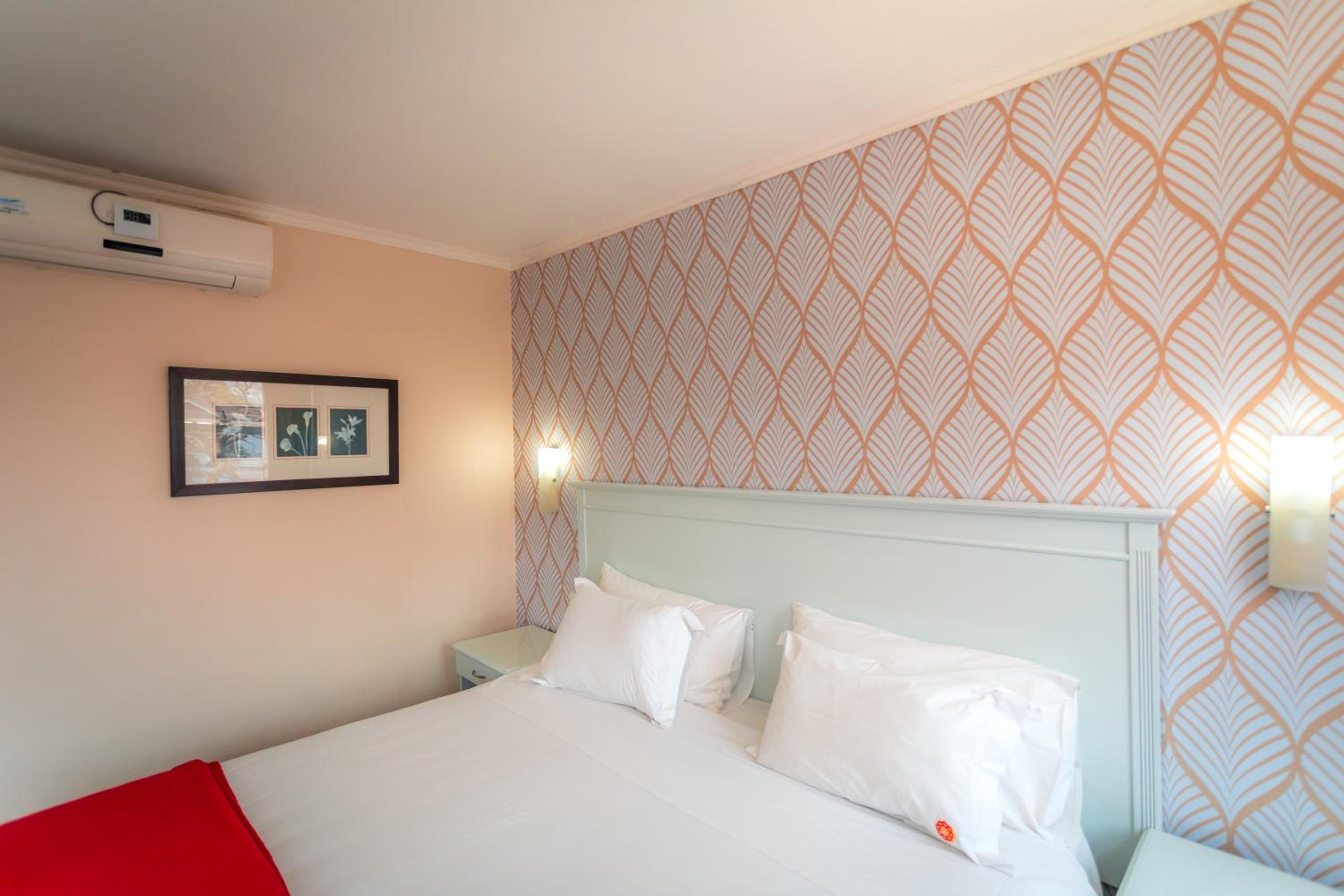 Double or Twin Room - Photo 2