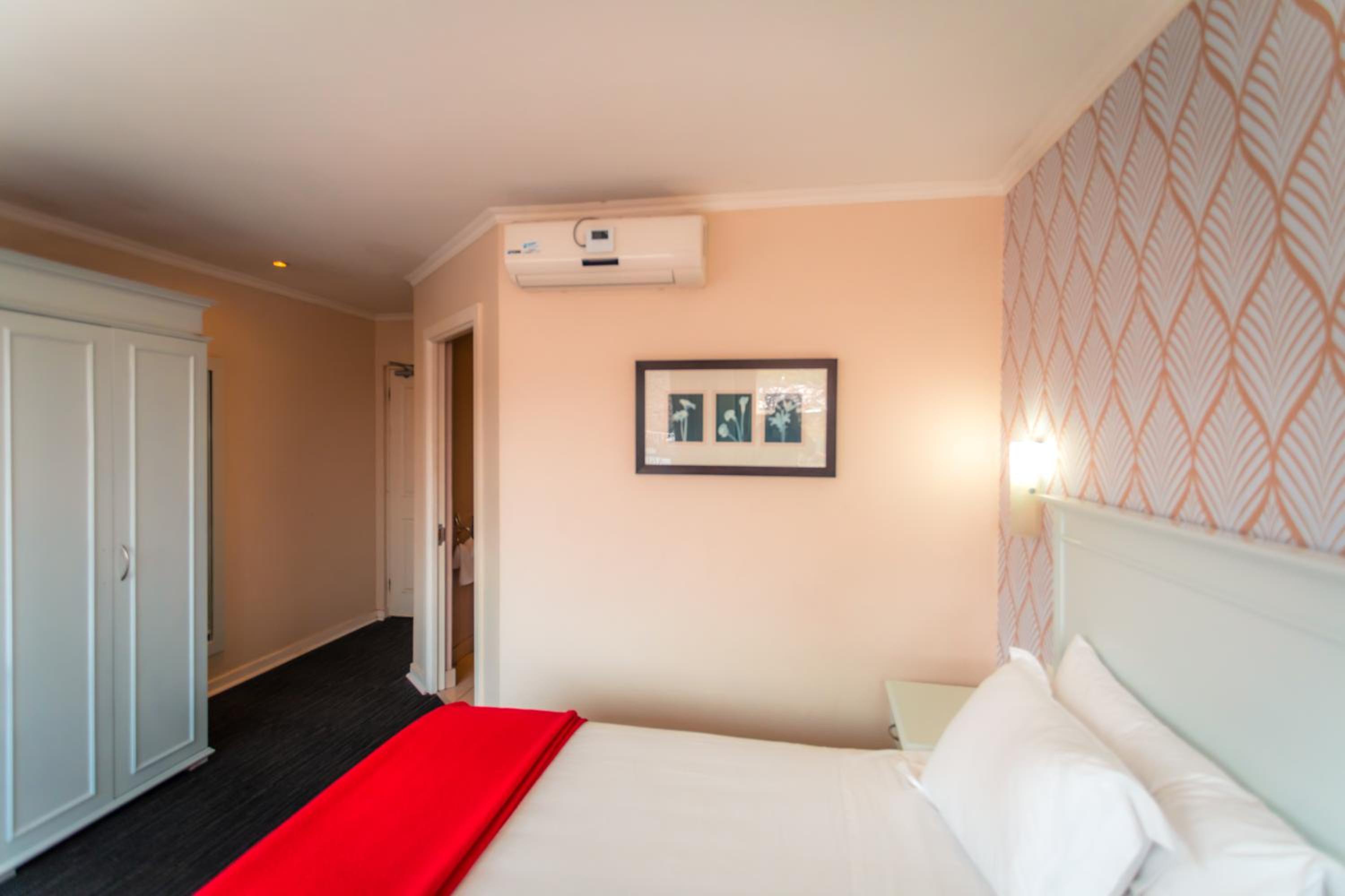 Double or Twin Room - Photo 6