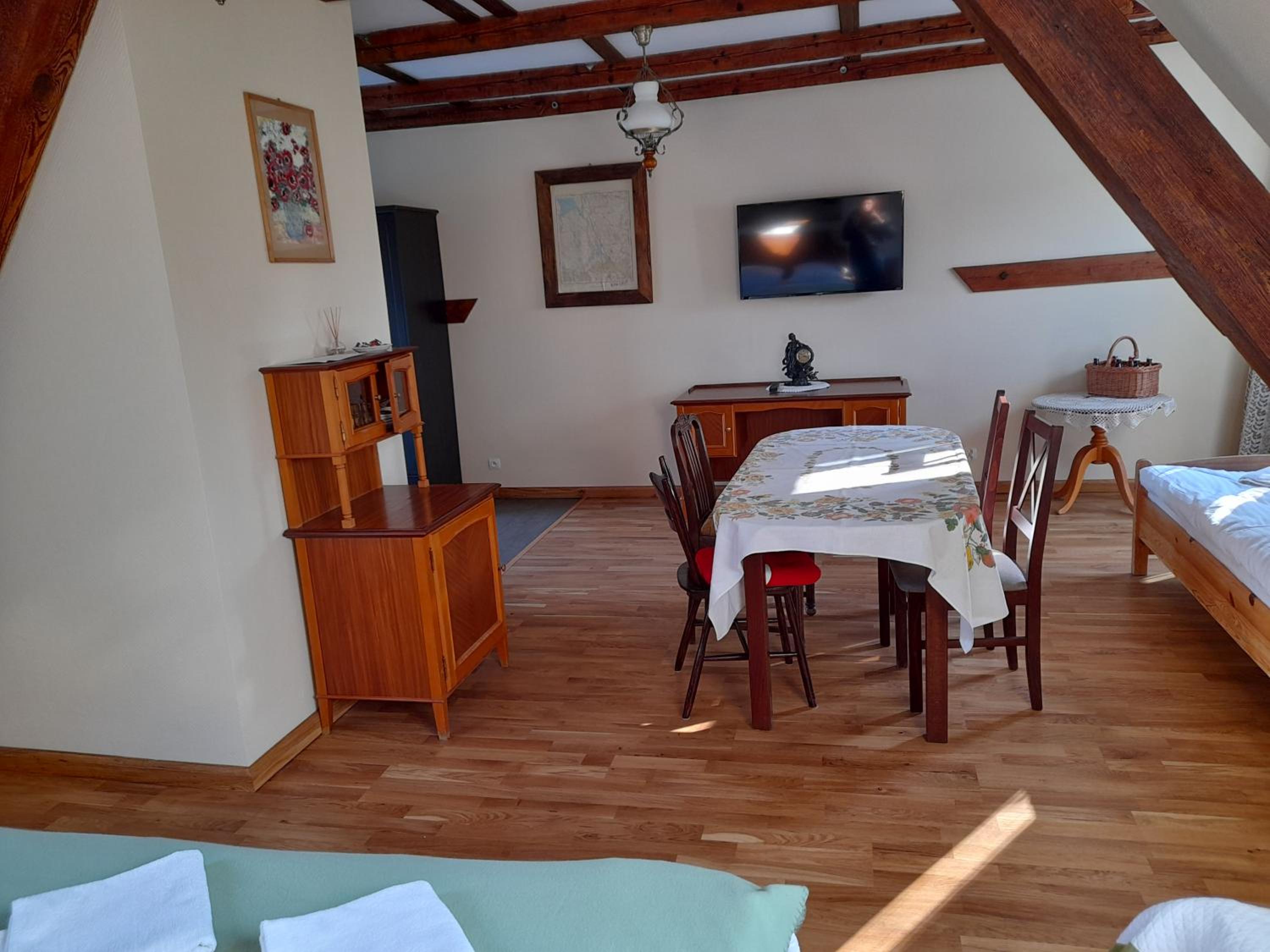 Standard Family Room - Photo 12