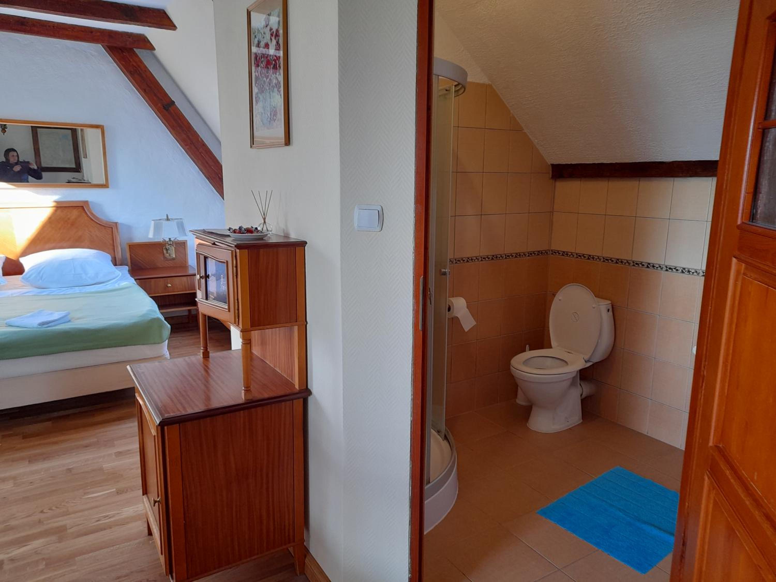 Standard Family Room - Photo 11