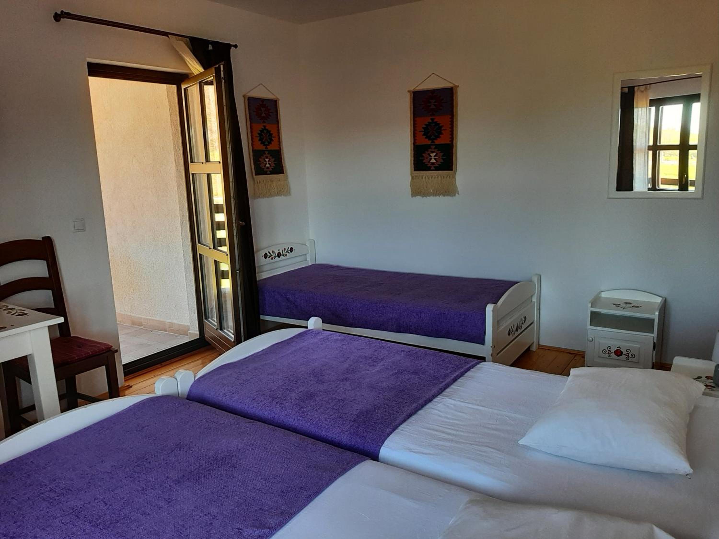 Triple Room with Private Bathroom - Photo 8