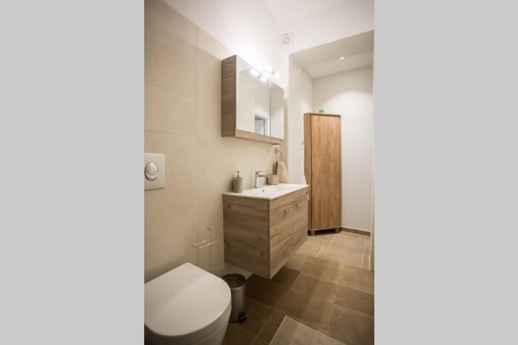 Two-Bedroom Apartment - Photo 5