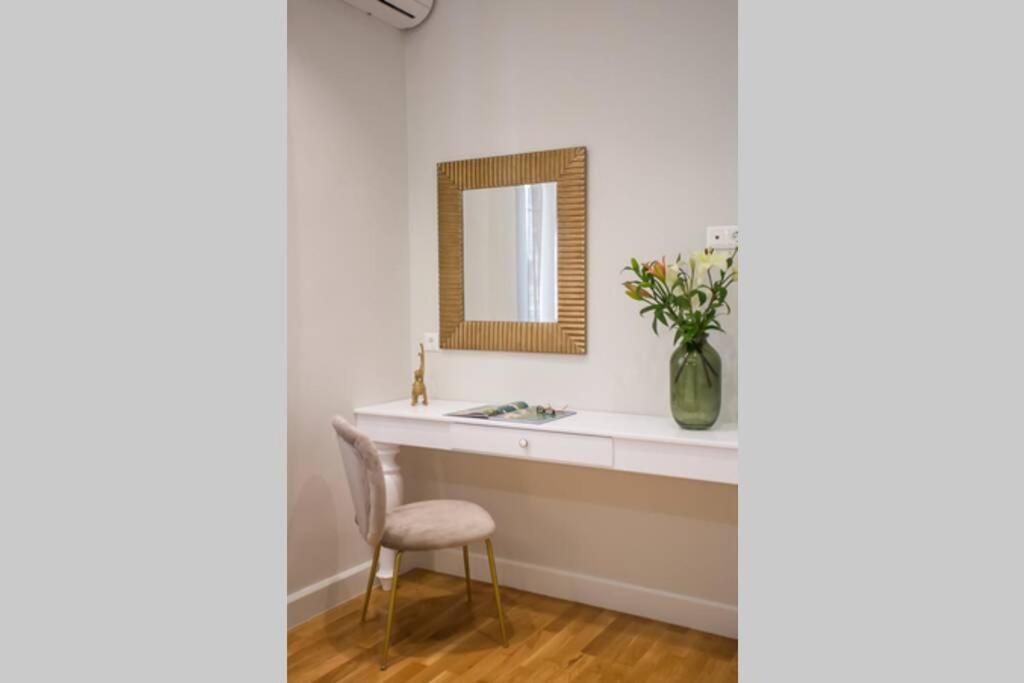 Two-Bedroom Apartment - Photo 3