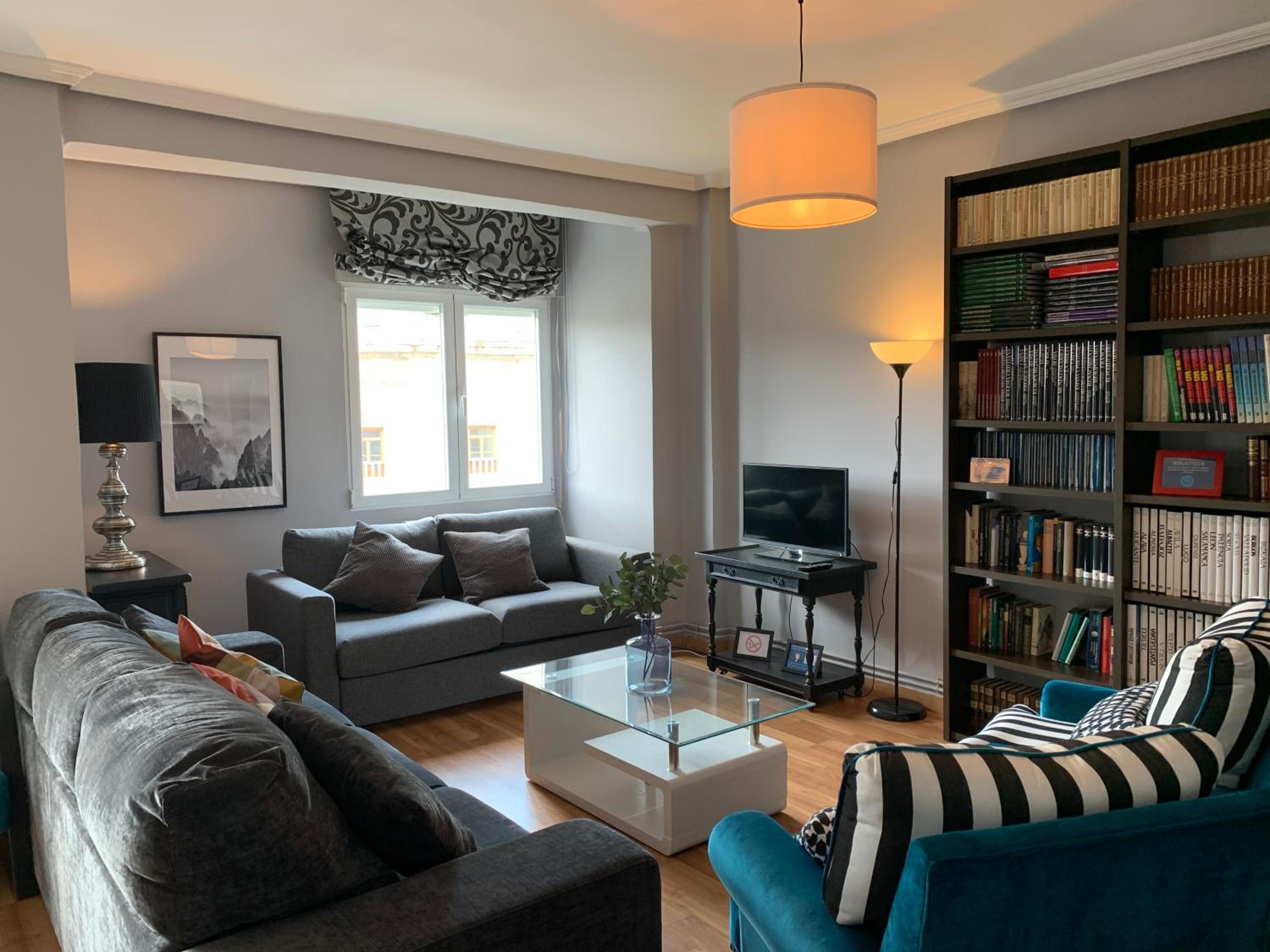 Two-Bedroom Apartment - Photo 9