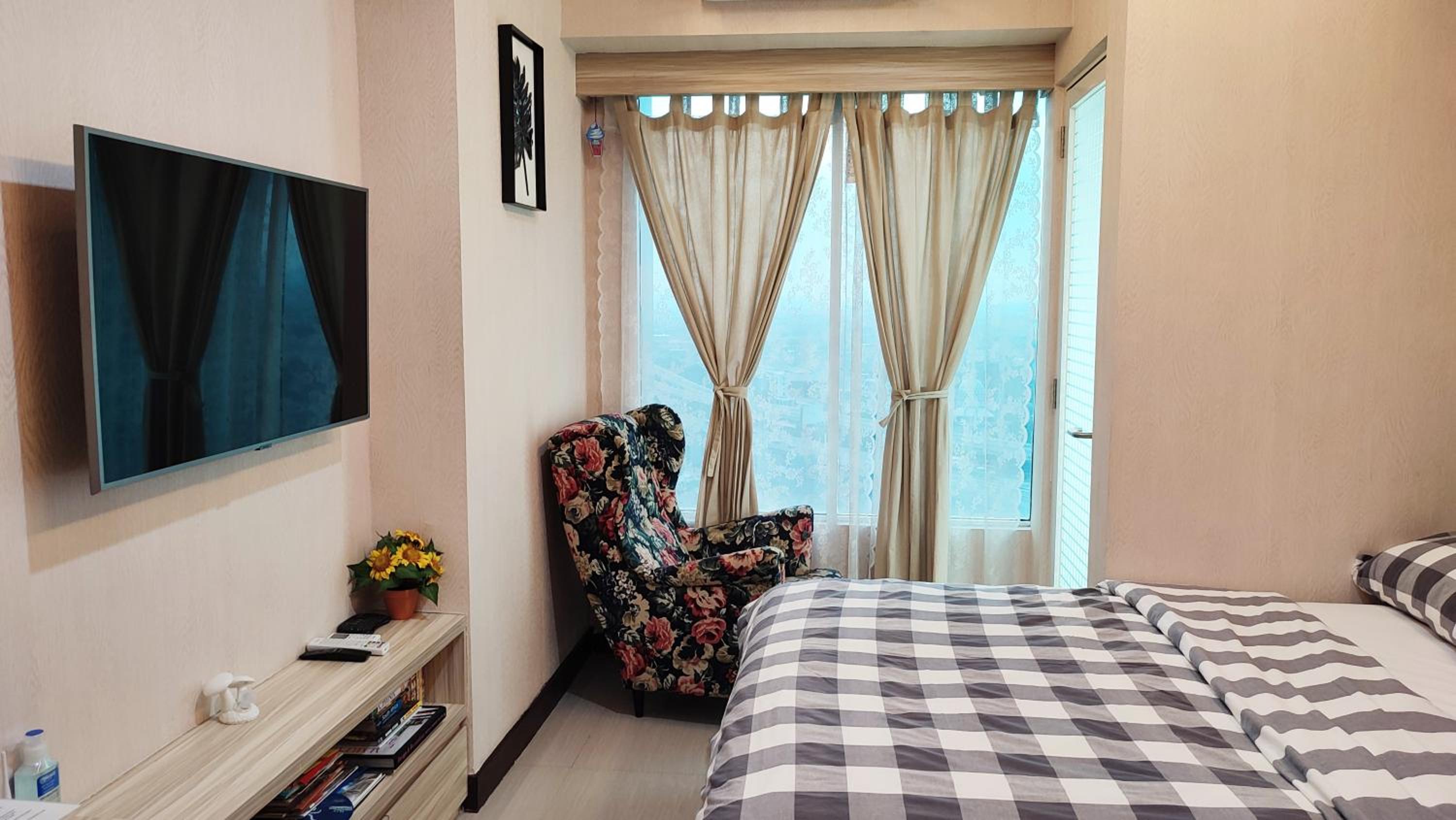 Studio Apartment photo 1