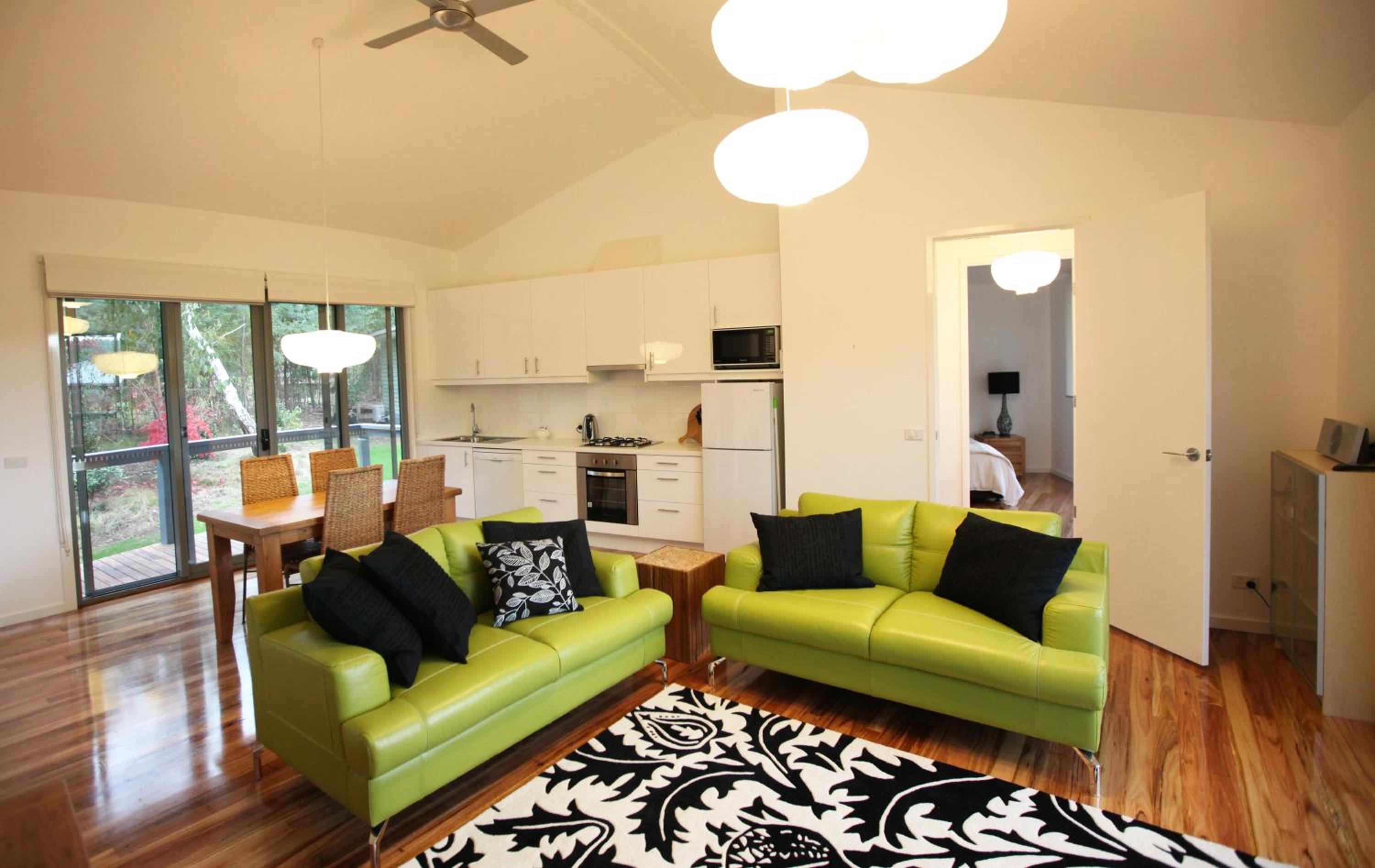 One - Bedroom Cottage - Honeysuckle photo 2