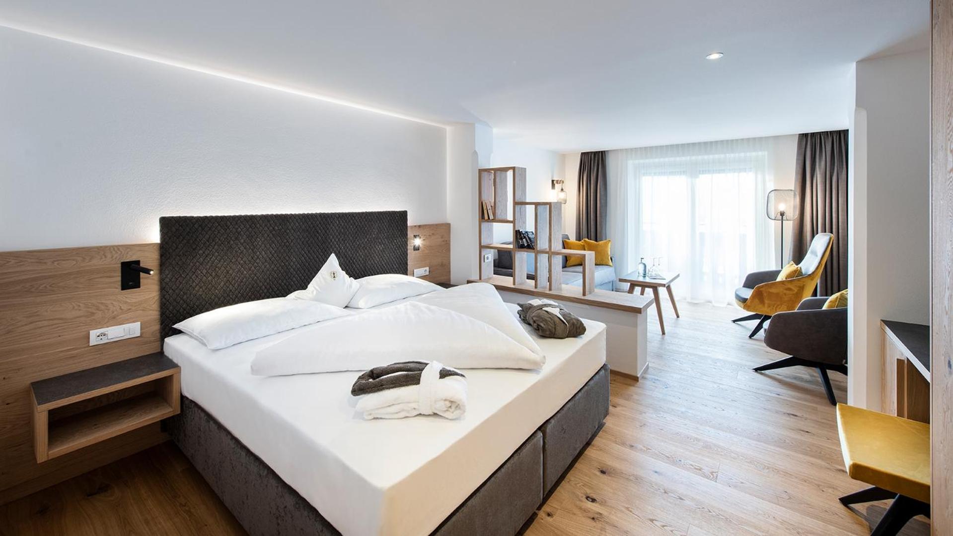 Suite with Balcony photo 2