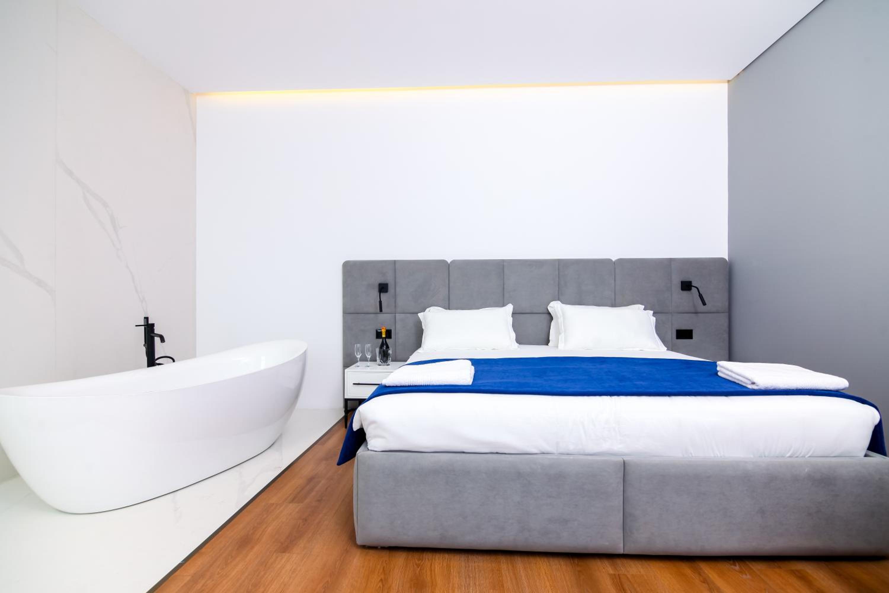 Deluxe Double Room photo 2