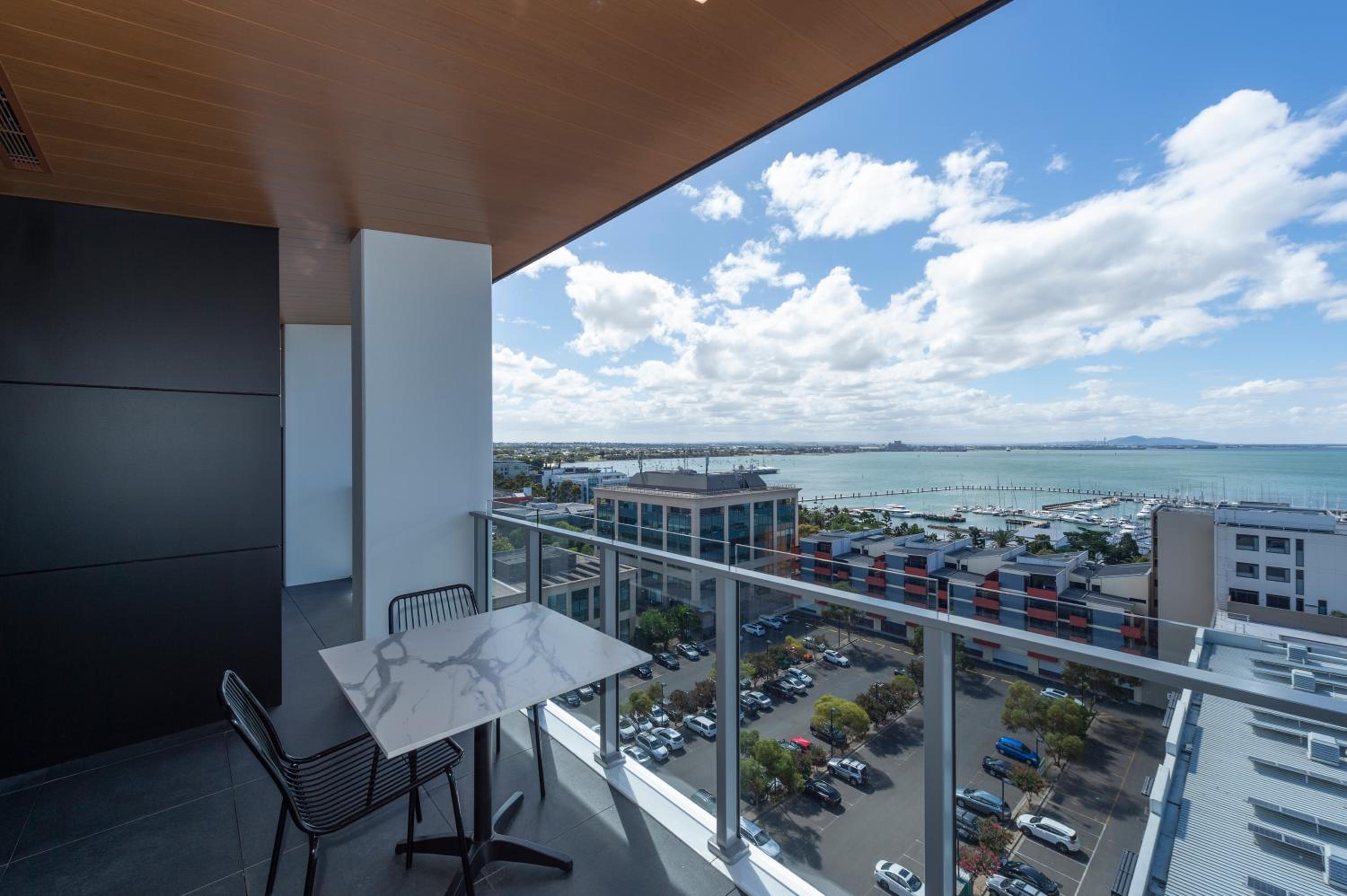 Two-Bedroom Apartment with Ocean View - Photo 4