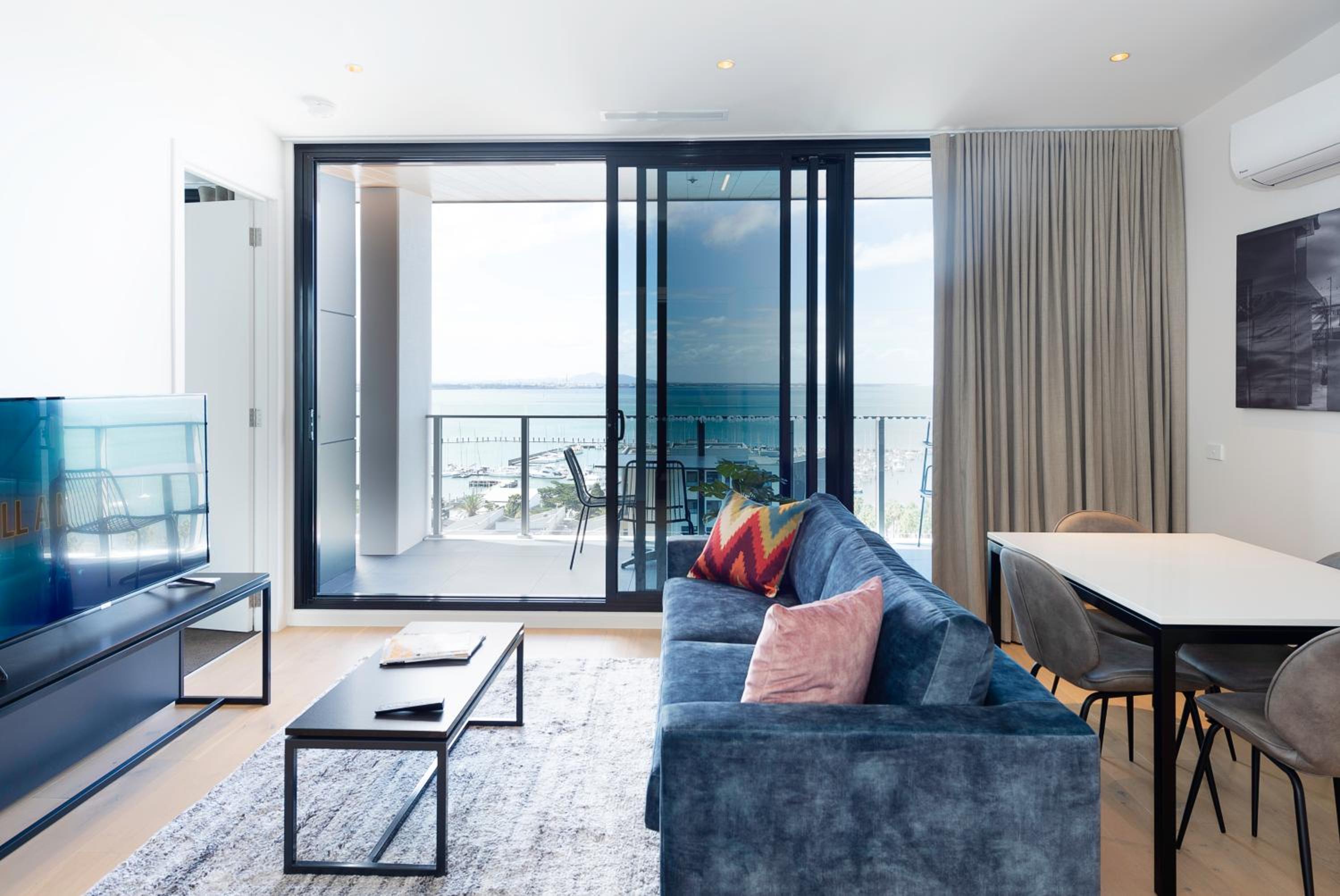 Two-Bedroom Apartment with Ocean View - Photo 6