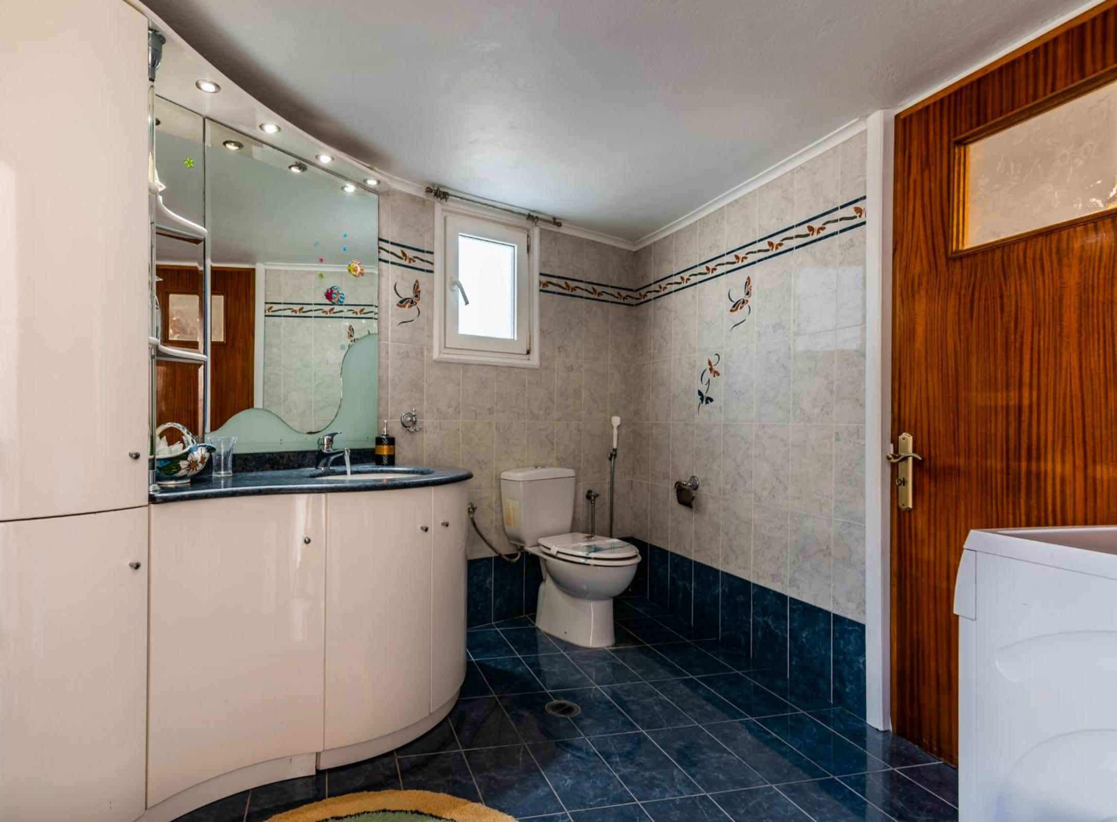 Two-Bedroom House photo 3