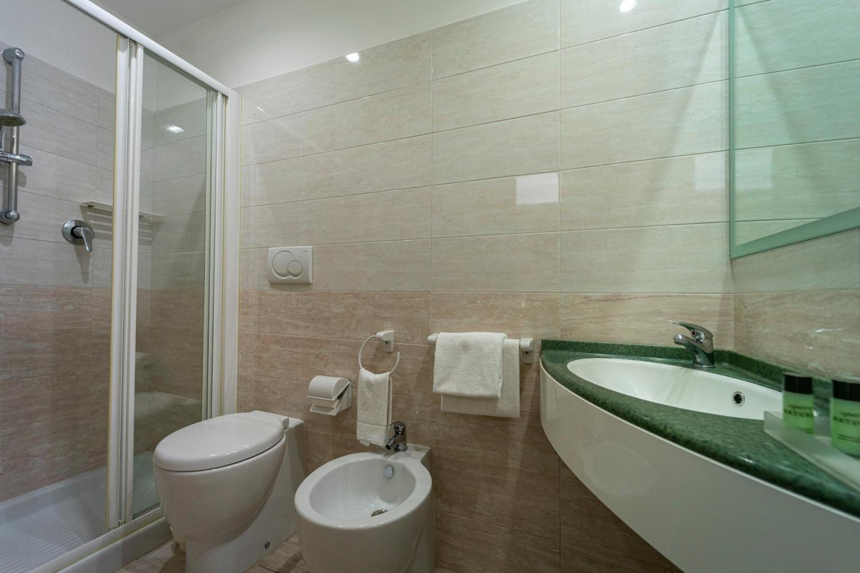 Superior Triple Room - Photo 7