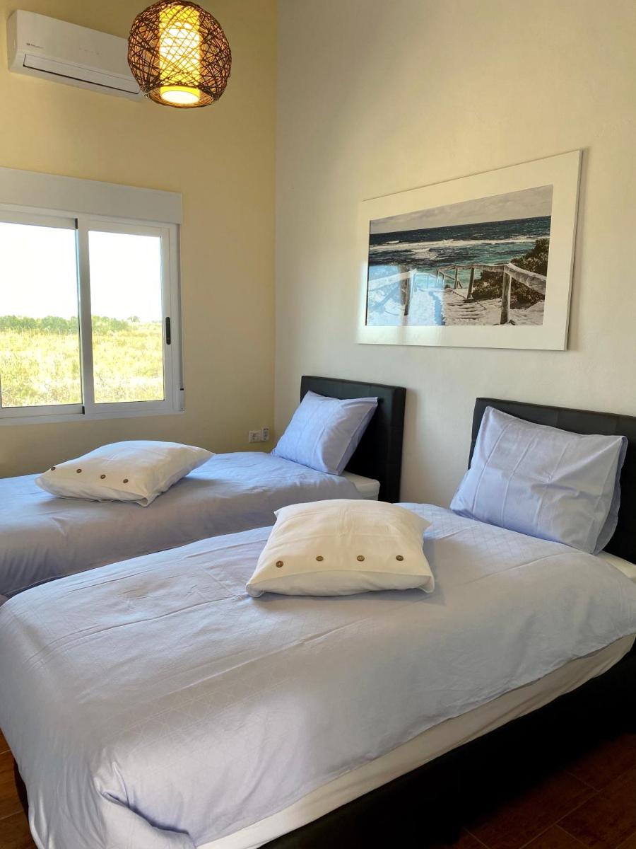 Twin Room with Private Bathroom photo 2