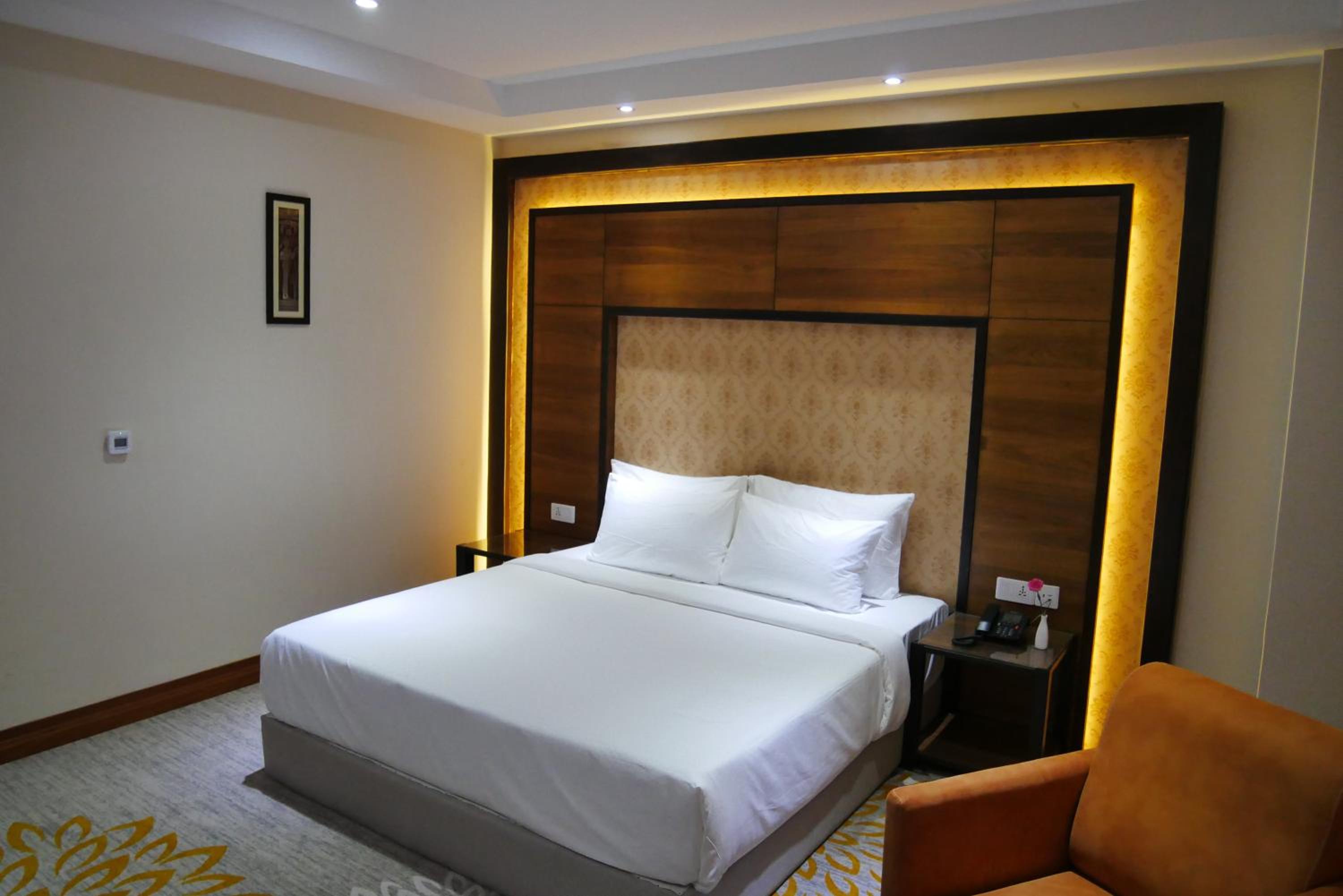 Executive King Room - Photo 5