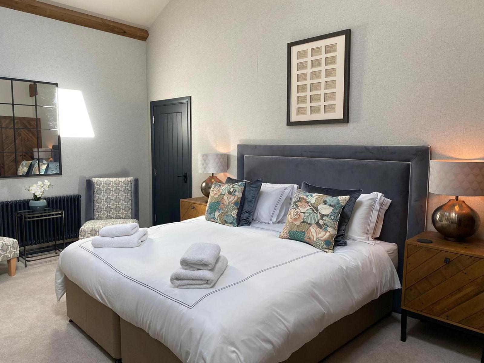 Superior Double or Twin Room - Photo 13