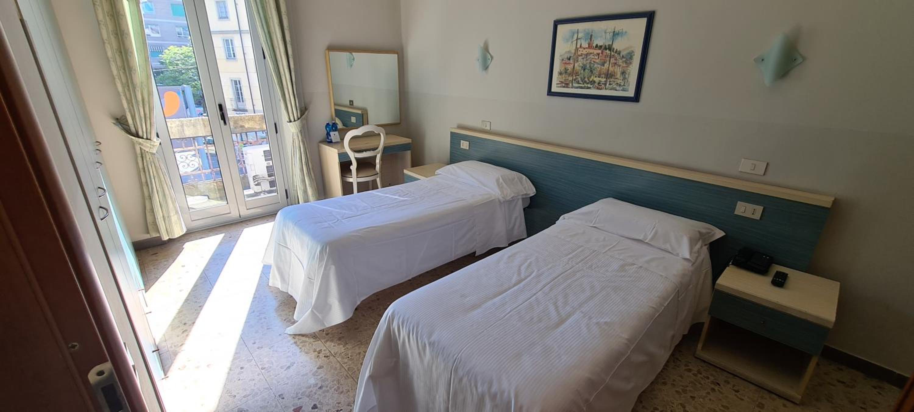 Deluxe Twin Room photo 1