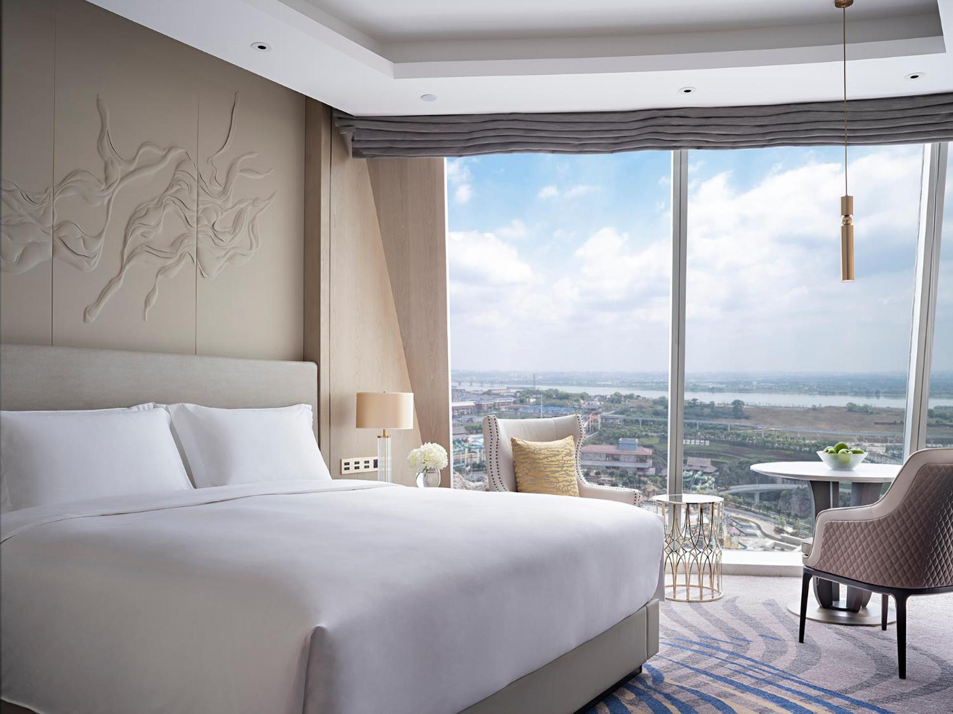Superior King Room - Photo 2