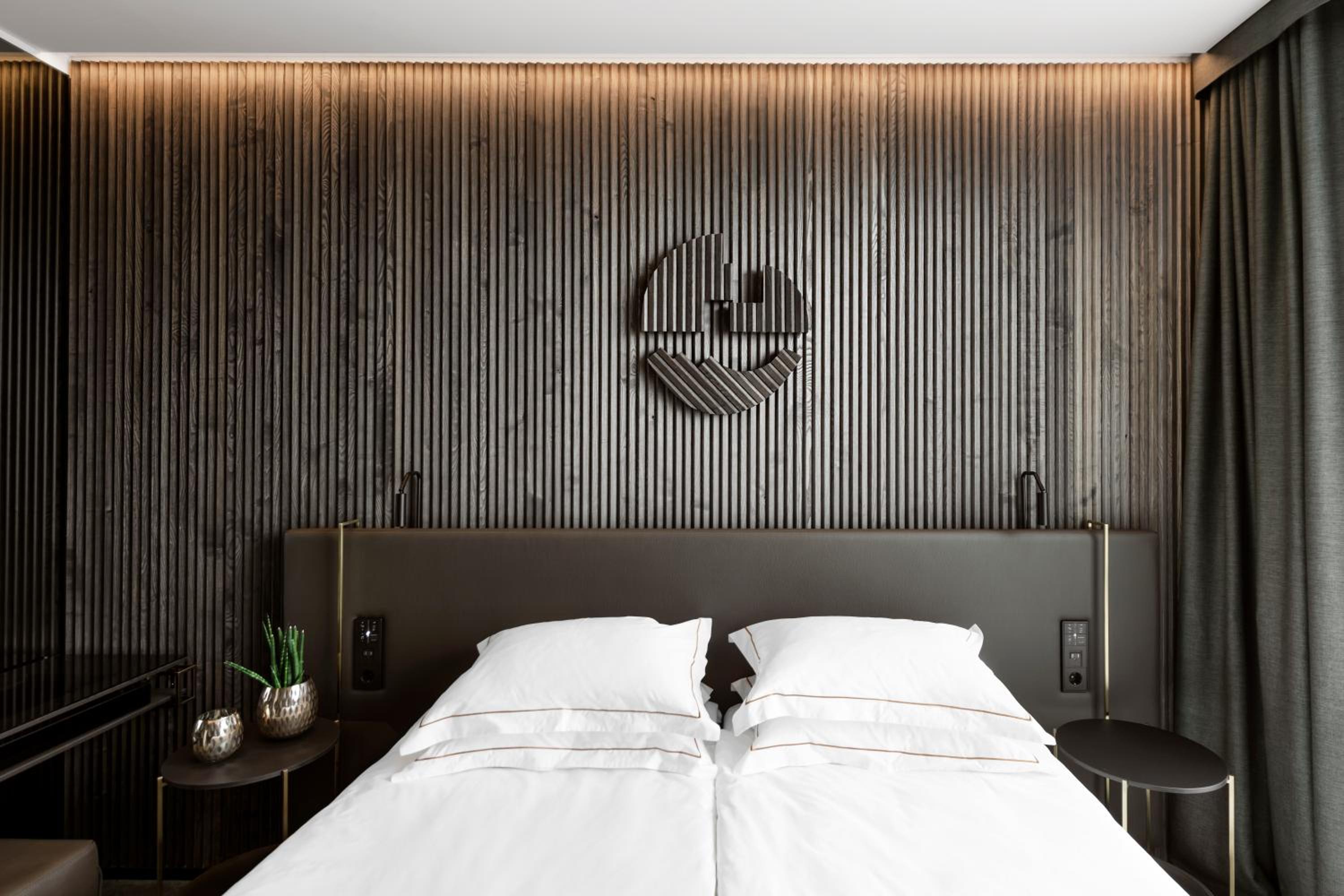 Standard Double Room with Balcony and Spa Access - Photo 3