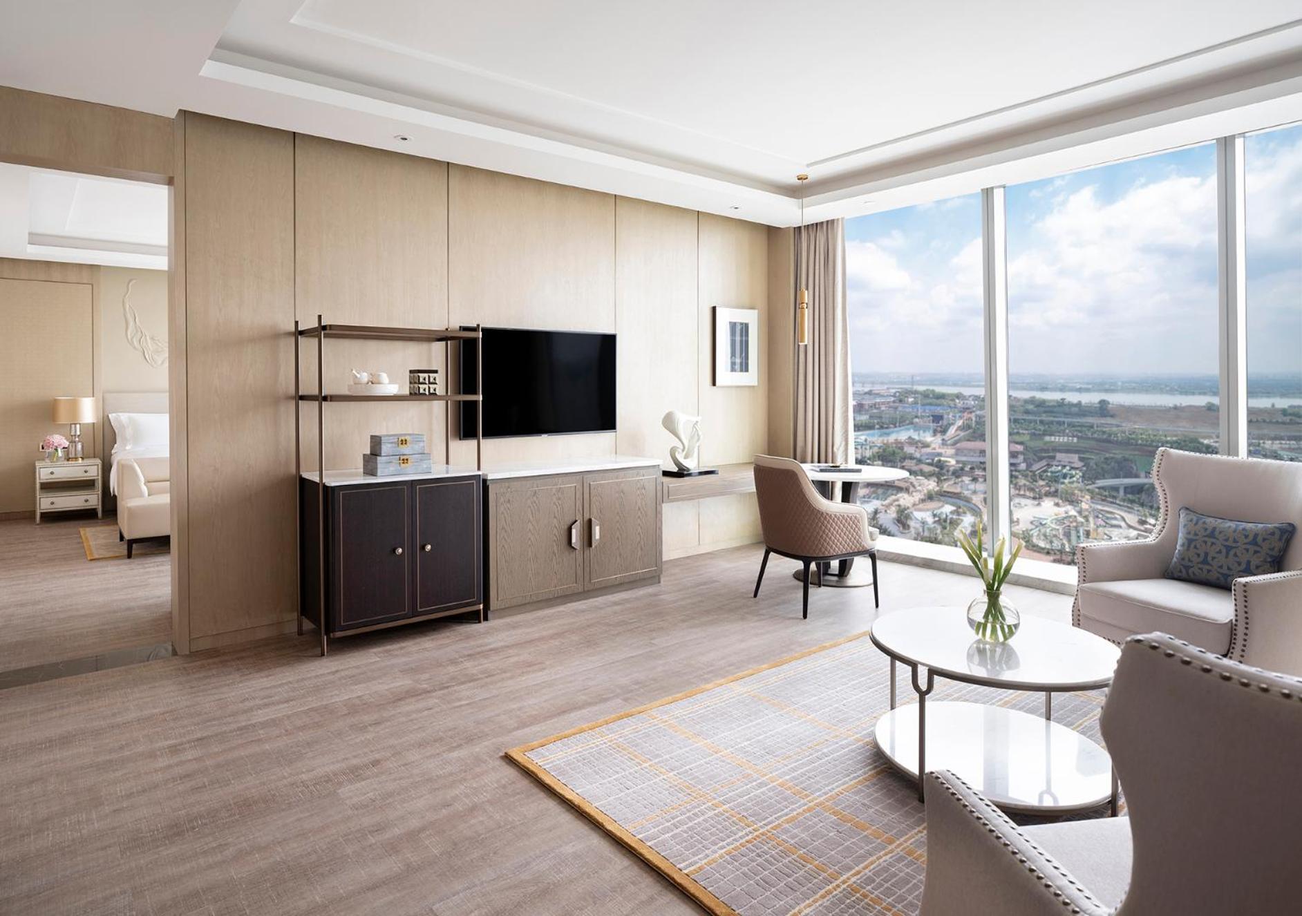 Two-Bedroom Suite - Photo 2