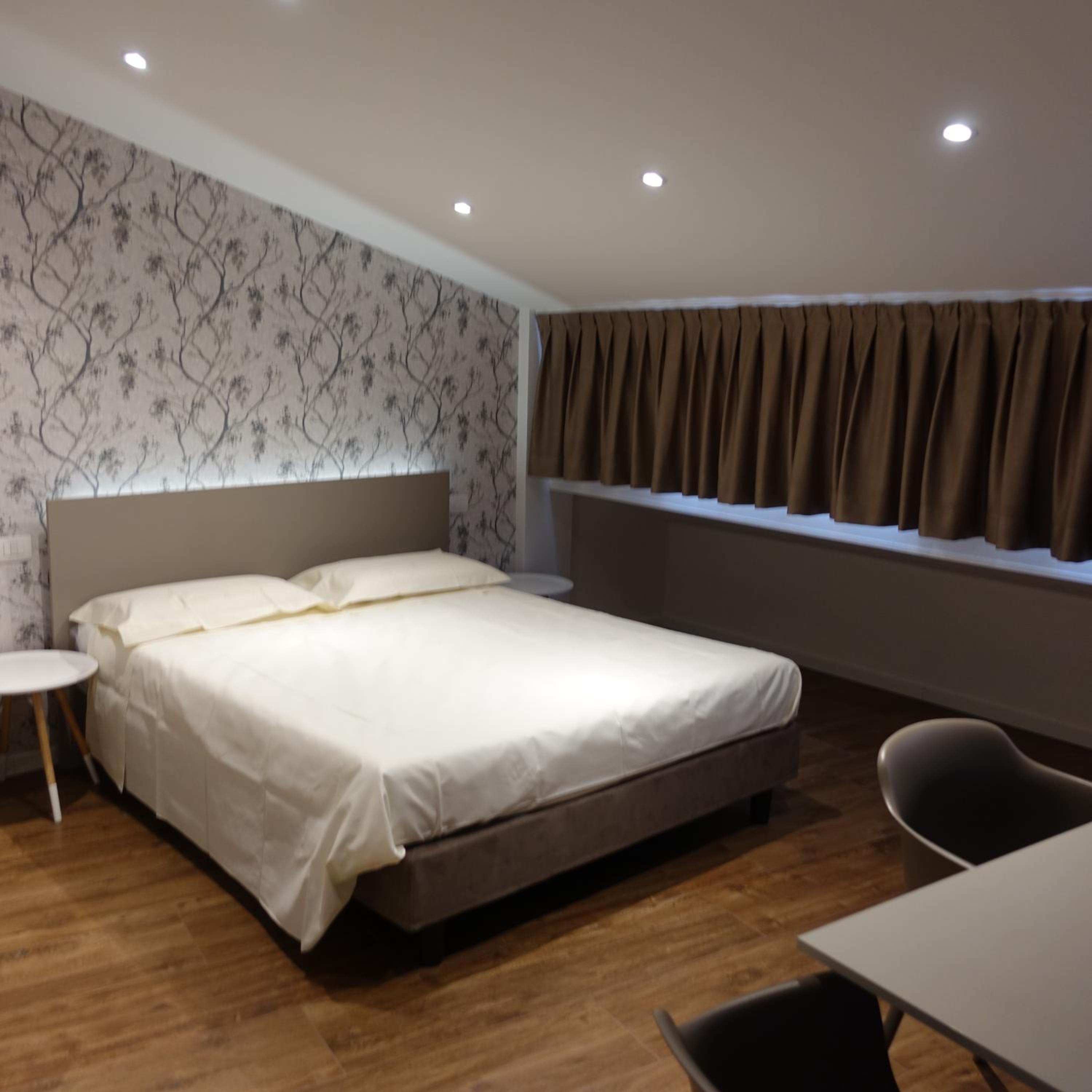 One-Bedroom Apartment - Photo 17