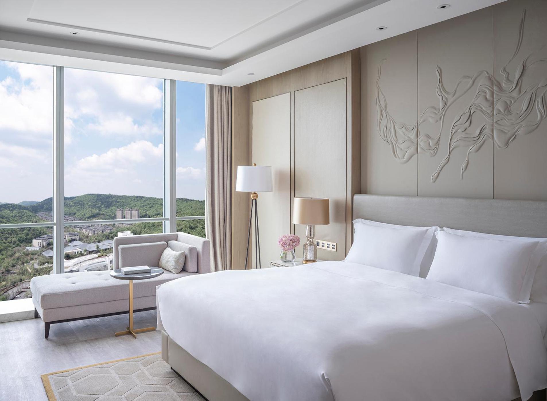 Premier Suite - Photo 1