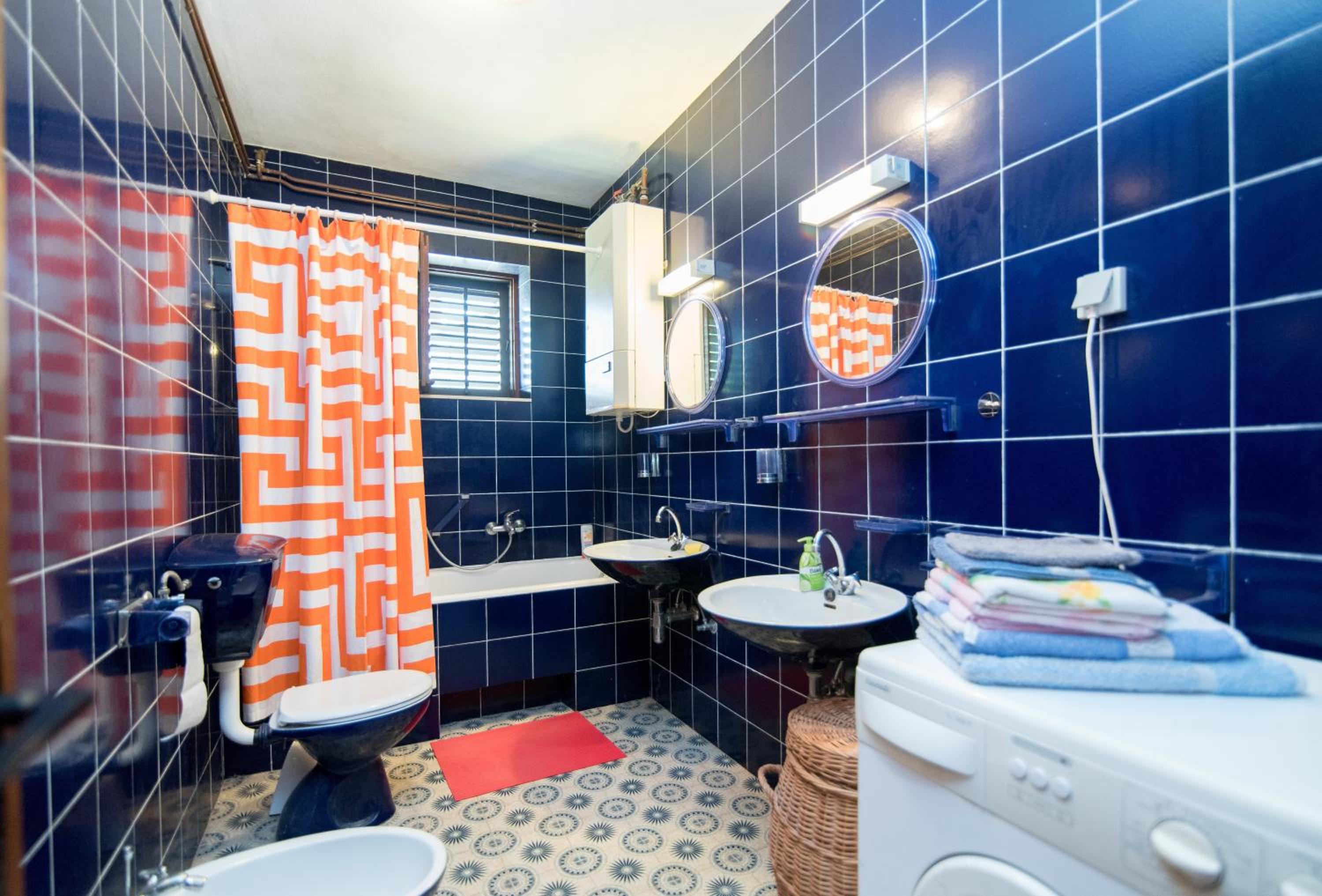 Comfort Two Bedroom Apartment with Terrace photo 2